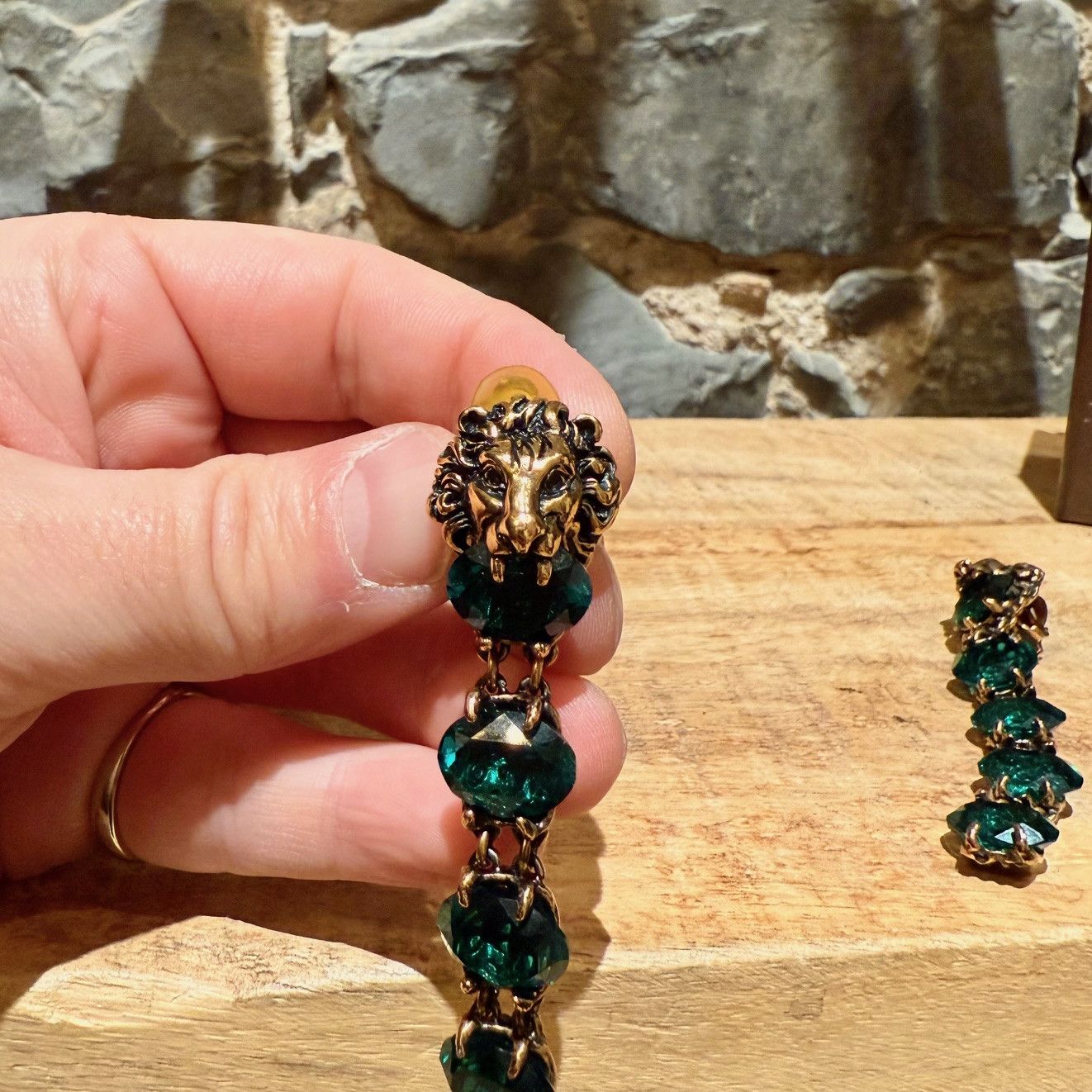 Gucci Gucci Lion Head Green Crystal Drop Clip-on Earrings Size ONE SIZE - 3 Thumbnail
