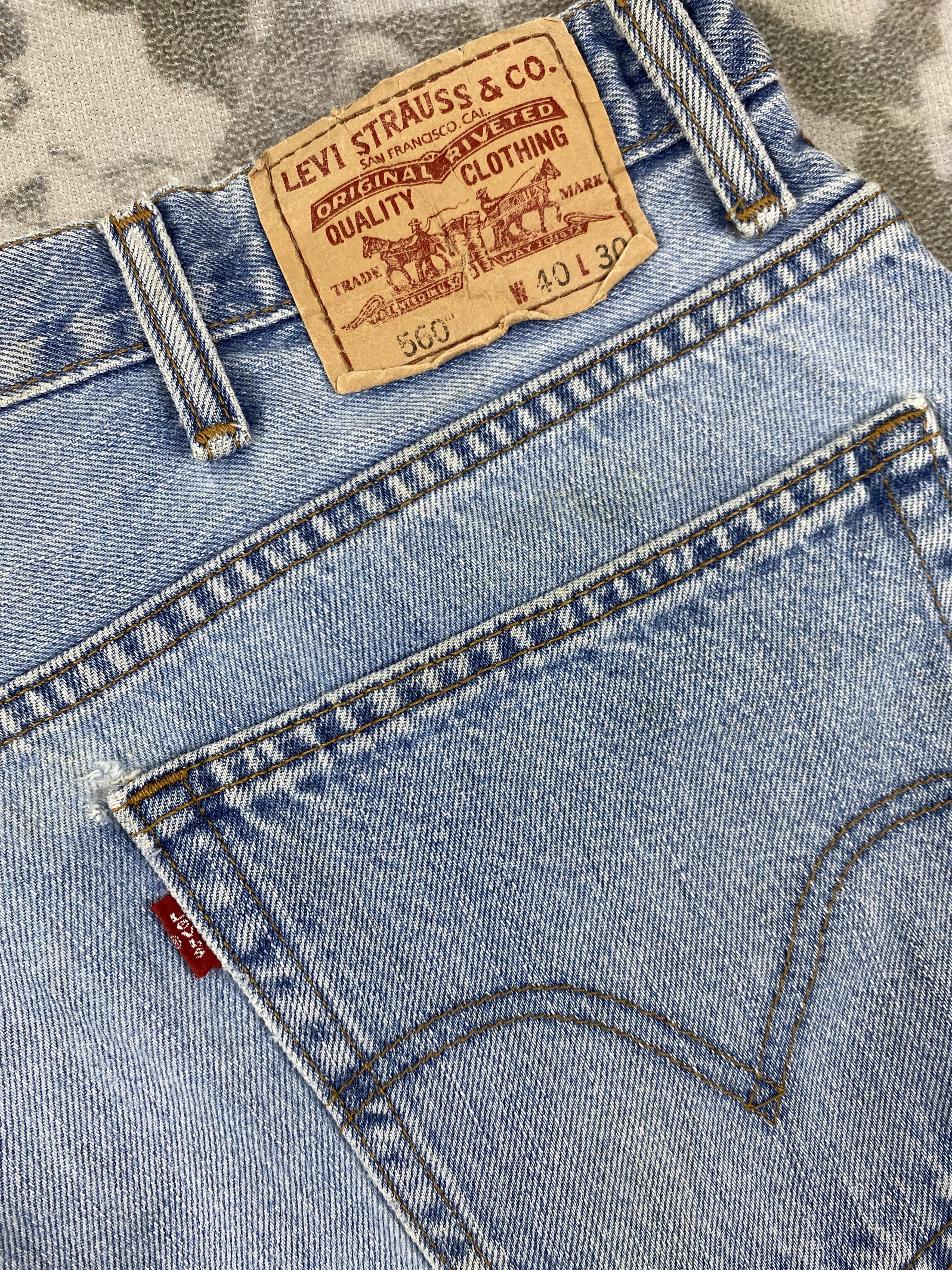 Levi's Light Wash Vintage Levi's 560 Jeans 39x29 Denim -JN842 Size US 39 - 13 Thumbnail