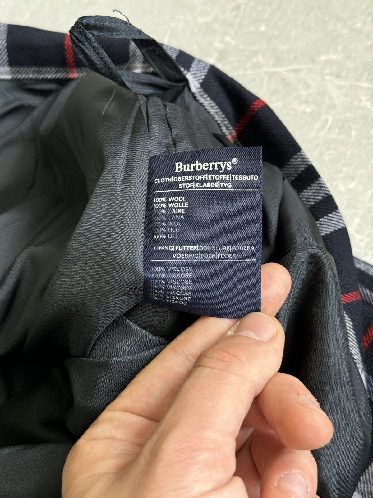 Burberry Vintage Burberrys Wrap Pleated Midi Skirt Navy Size 30" / US 8 / IT 44 - 23 Thumbnail