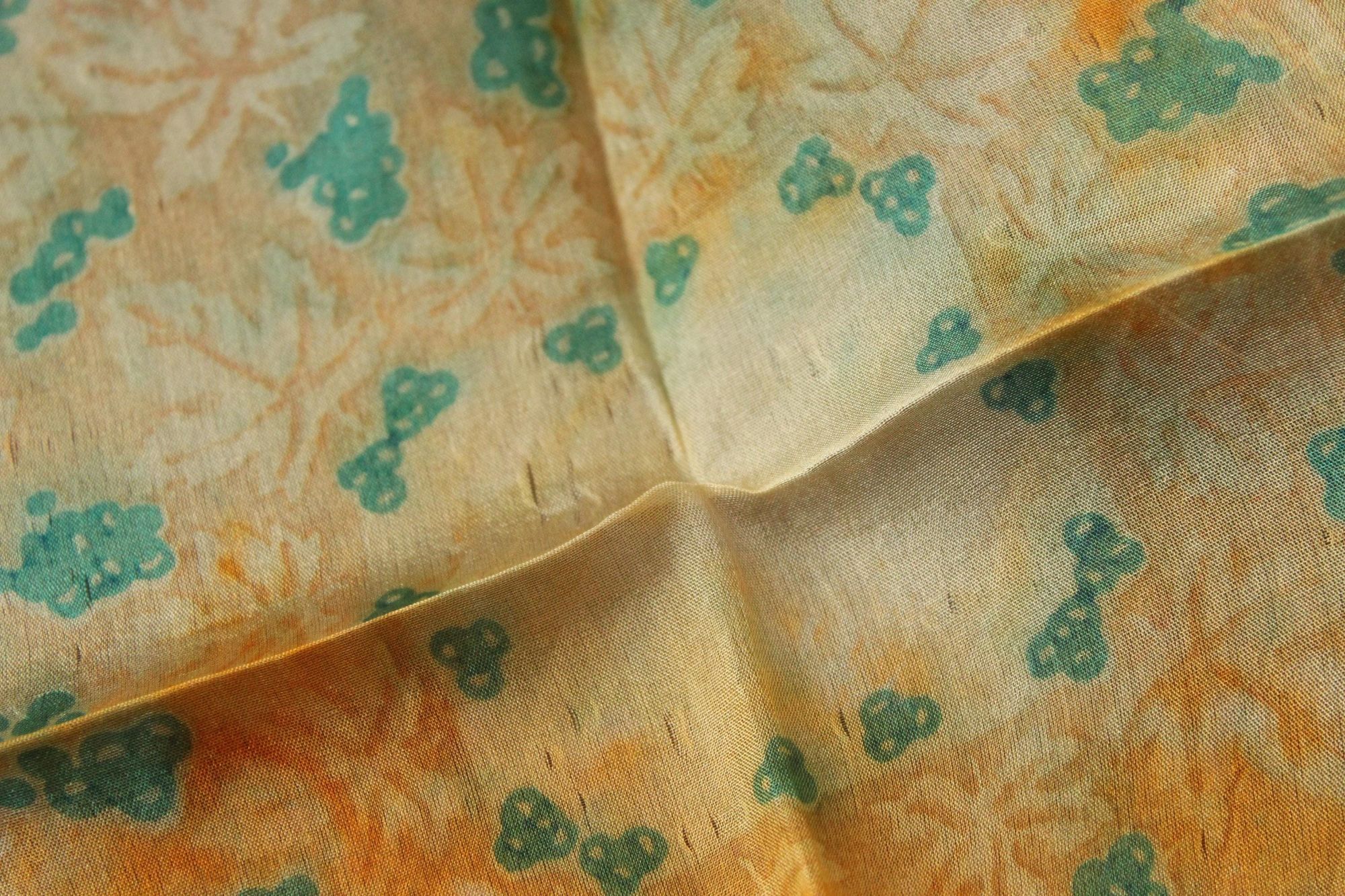 Vintage Vintage 1950s Handkerchief, Orange and Green Silk with a Lea Size ONE SIZE - 7 Thumbnail