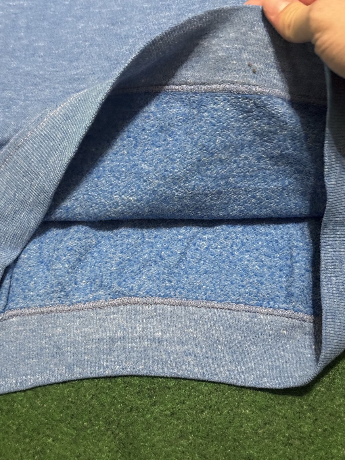 Vintage Vintage 70s Flocked Light Blue Faded XS 20x22 Sweatshirt Size US XS / EU 42 / 0 - 4 Thumbnail