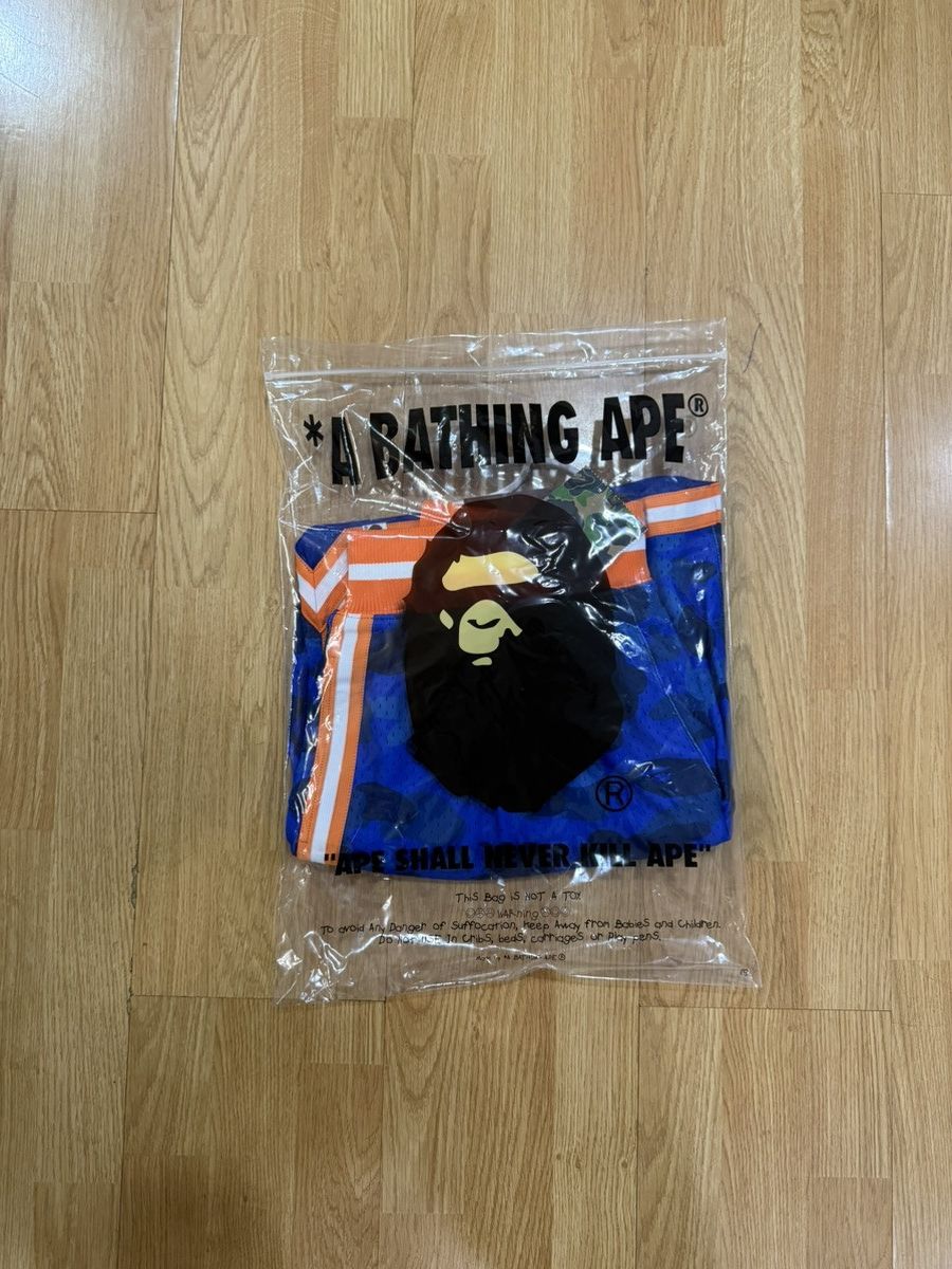 Bape × Mitchell & Ness × NBA BAPE X M&N NBA - NEW YORK KNICKS SWINGMAN SHORTS Size US 34 / EU 50 - 6 Thumbnail