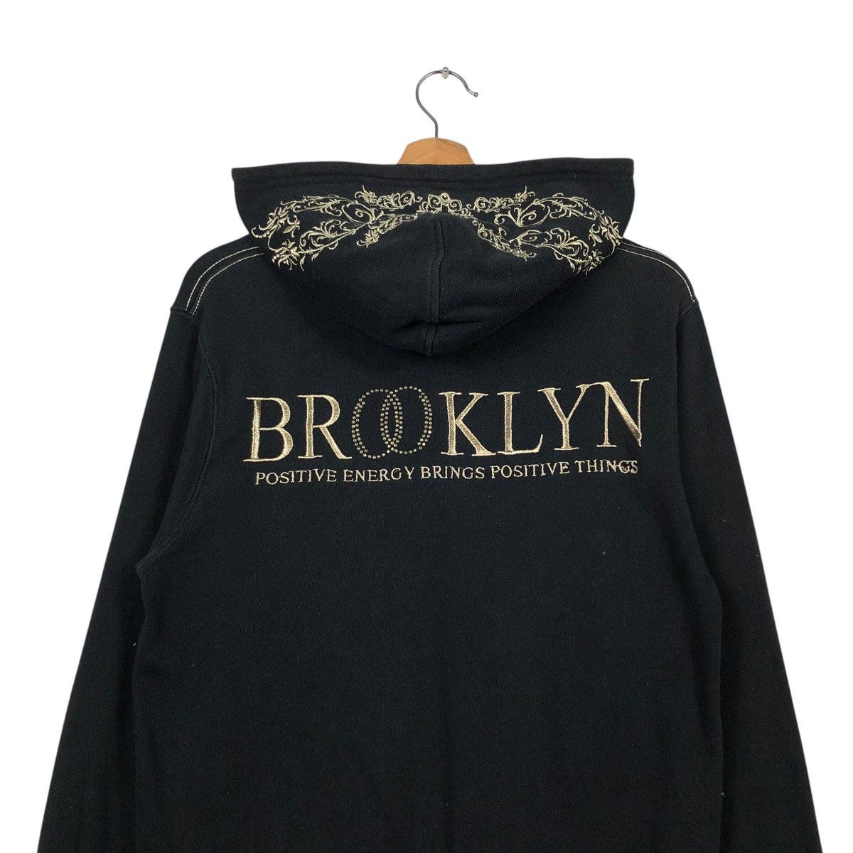 Japanese Brand KARL KANI “BROOKLYN ENERGY” Gothic Embroidered Hoodie Size US M / EU 48-50 / 2 - 10 Thumbnail