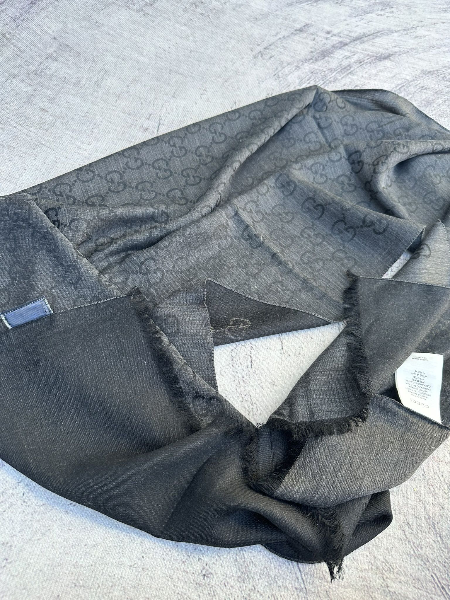 Gucci Gucci Shawl GG Monogram Wool and Silk Gray Logo Size ONE SIZE - 7 Thumbnail