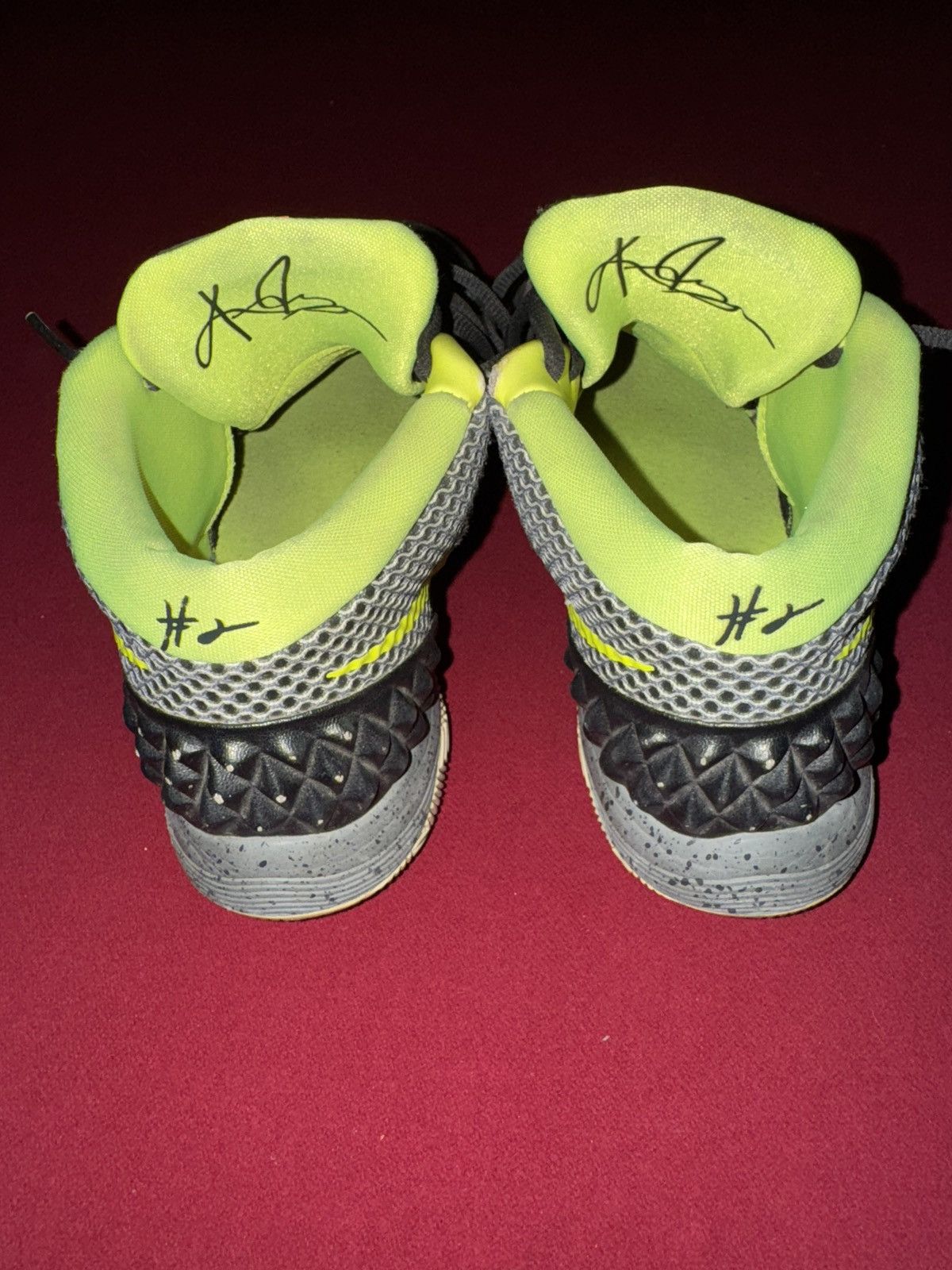 Nike NIKE KYRIE 1 DUNGEON Size US 9 / EU 42 - 3 Thumbnail