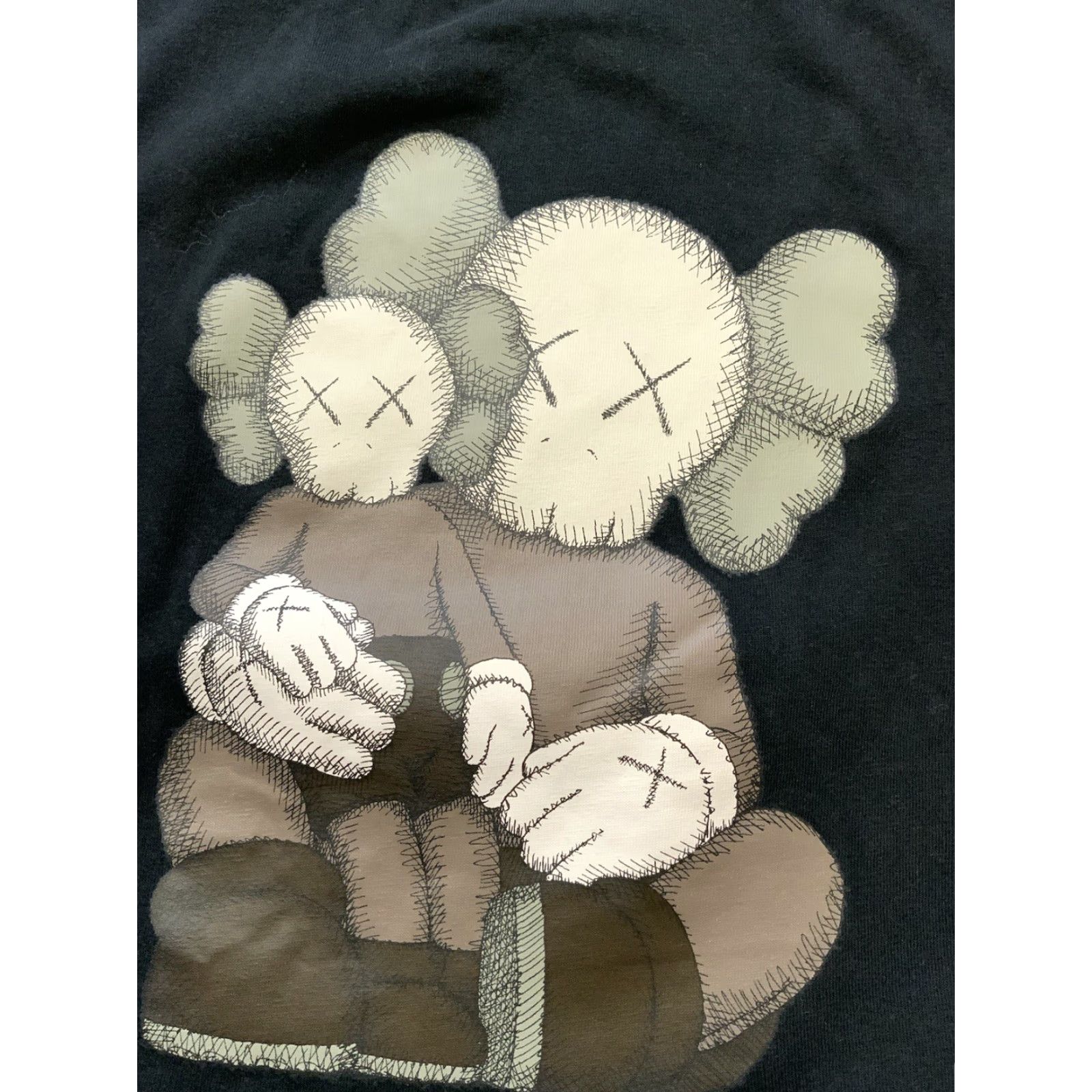 Uniqlo VINTAGE Uniqlo UT X Kaws Companion Limited Edition Black Graphic S/S T-Shirt L Mens Black Graphic Limited Edition T-Shirt Mens L Size US L / EU 52-54 / 3 - 2 Thumbnail