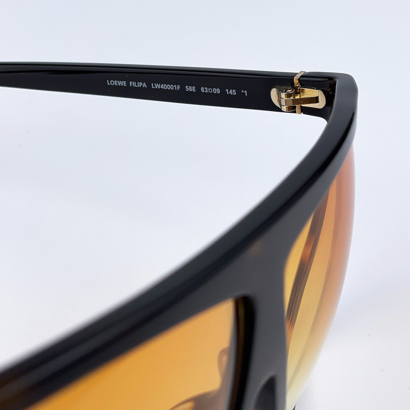 Loewe NEW Loewe LW40001F FILIPA 56E Shield Women Sunglasses Size ONE SIZE - 7 Thumbnail
