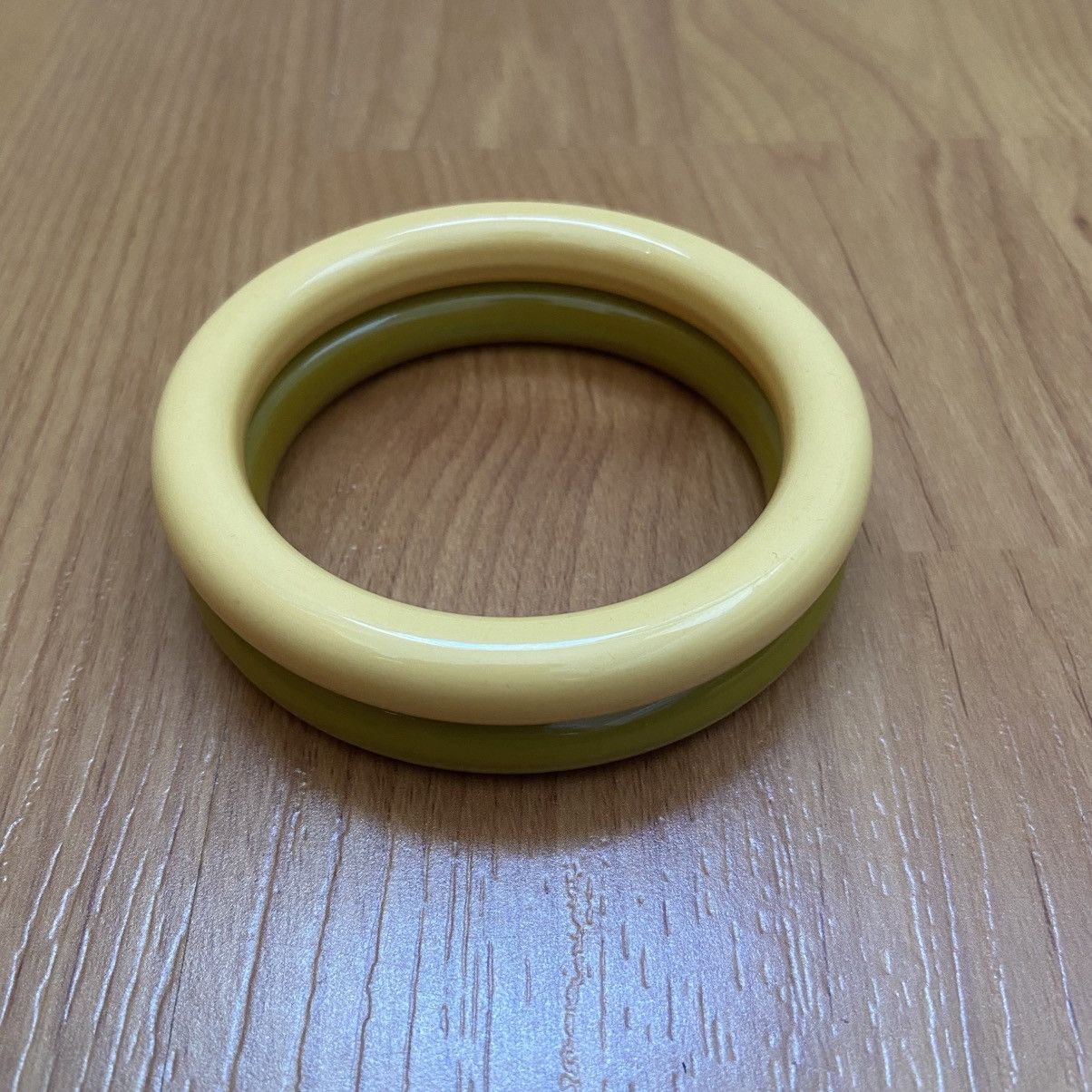 Vintage Bakelite Avocado Creamy Corn Vintage Bangle Bracelet Bundle Size ONE SIZE - 3 Thumbnail