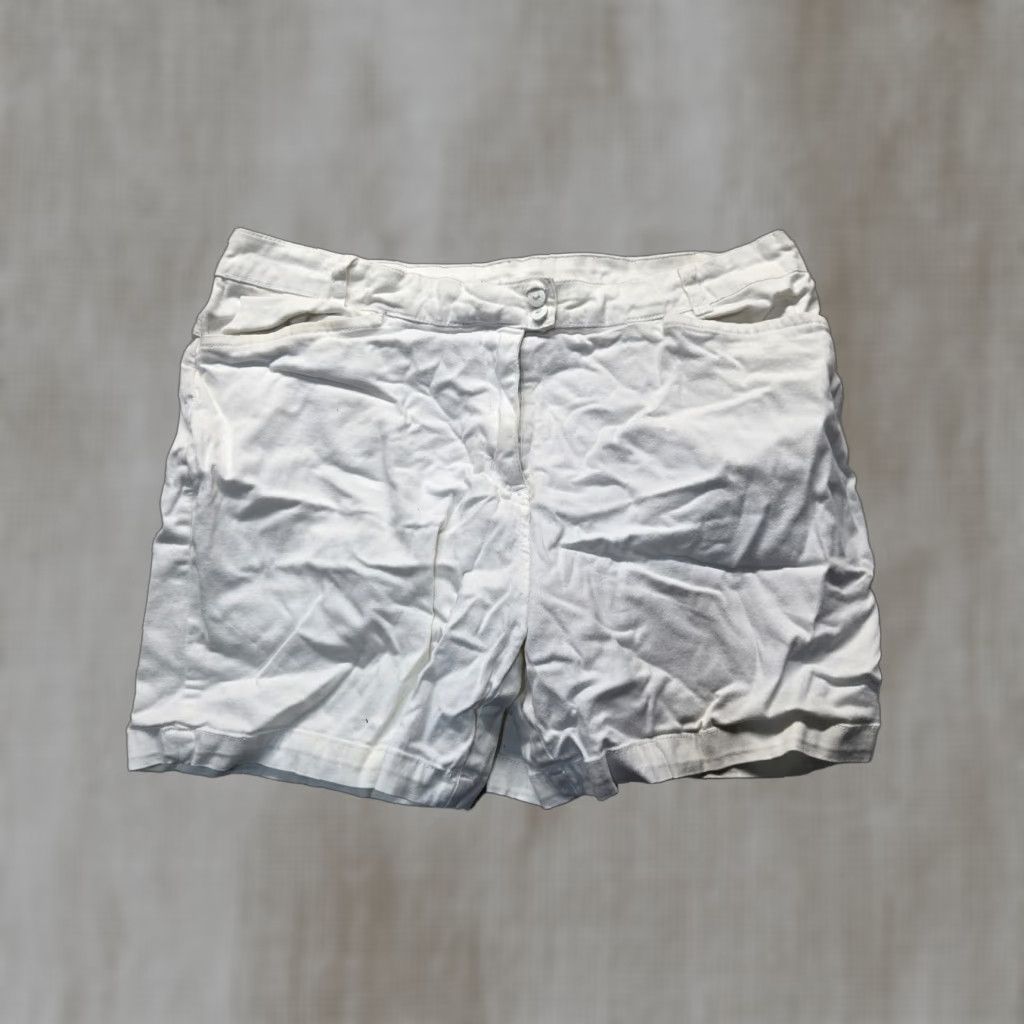 Vintage ATIVA Golf Bermuda Shorts Women Size 10 White Adult Casual Polyester Golf Shorts Womens Size 32" / US 10 / IT 46 - 1 Thumbnail
