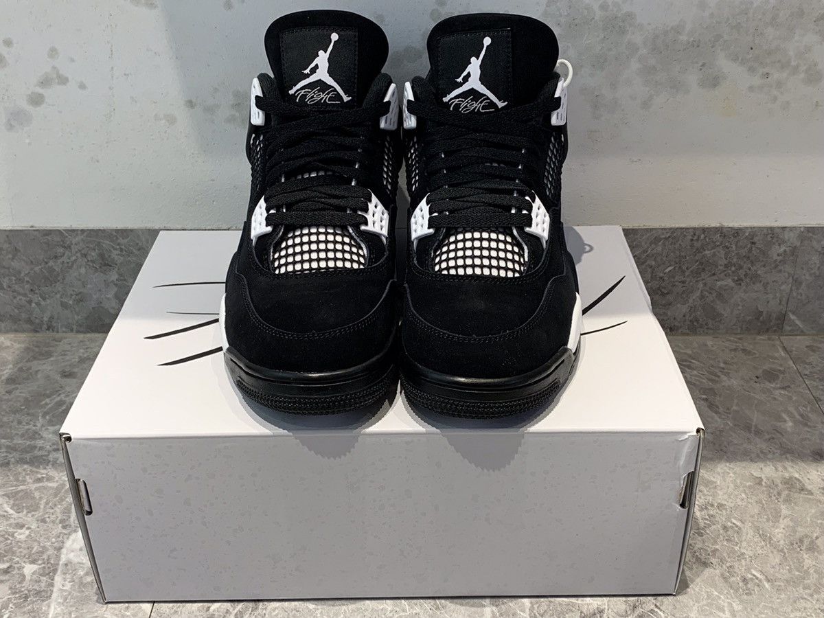 Jordan Brand Air Jordan 4 Retro White Thunder Size US 9 / EU 42 - 2 Thumbnail