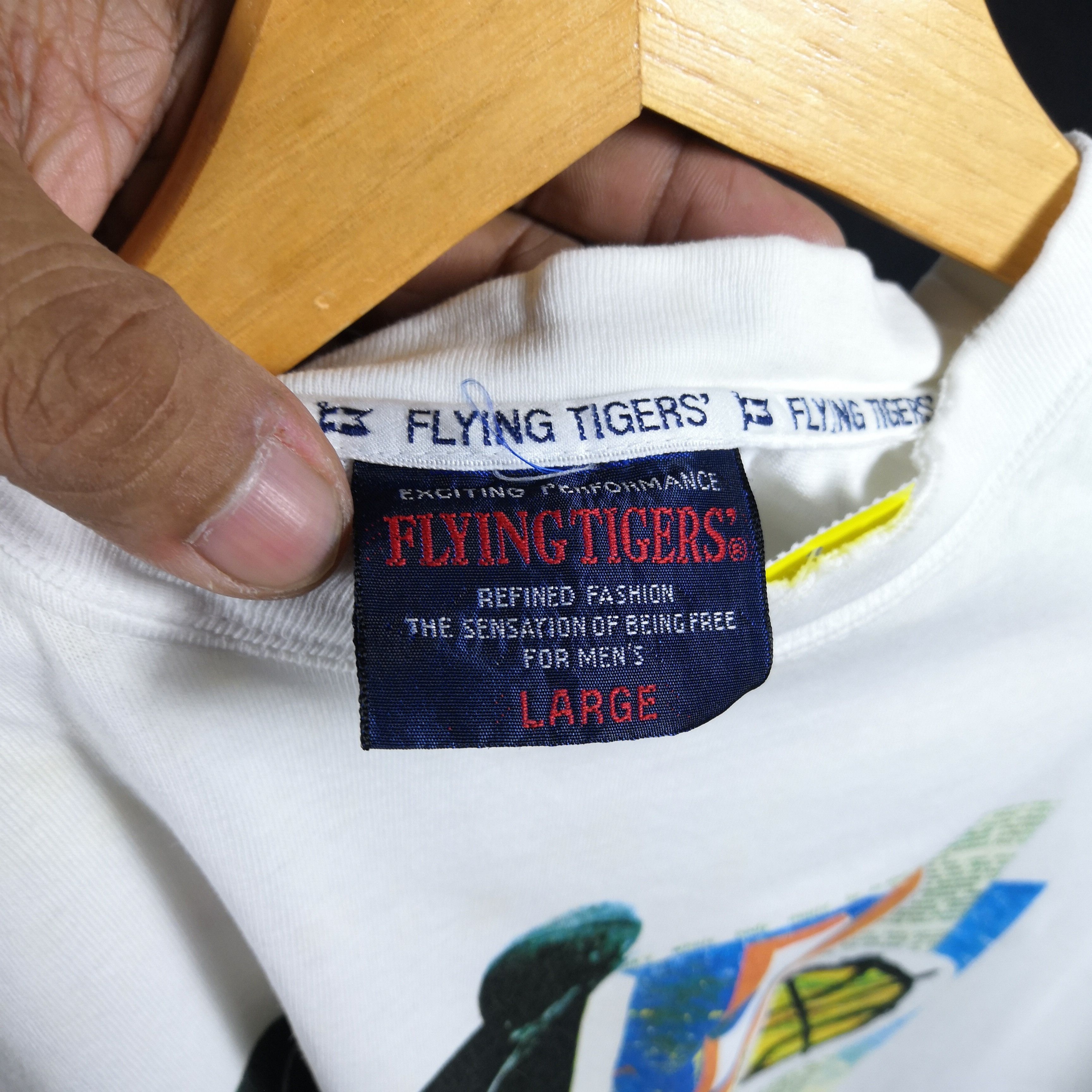 Japanese Brand Vintage 90s Shot T-Shirt Flying Tiger Jordan NBA MLB Tees Size US XL / EU 56 / 4 - 4 Thumbnail