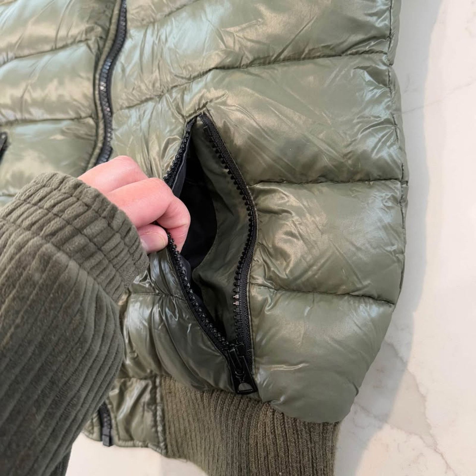 American Eagle Outfitters American Eagle Down Puffer Vest Faux Fur Women's Medium Size M / US 6-8 / IT 42-44 - 9 Thumbnail