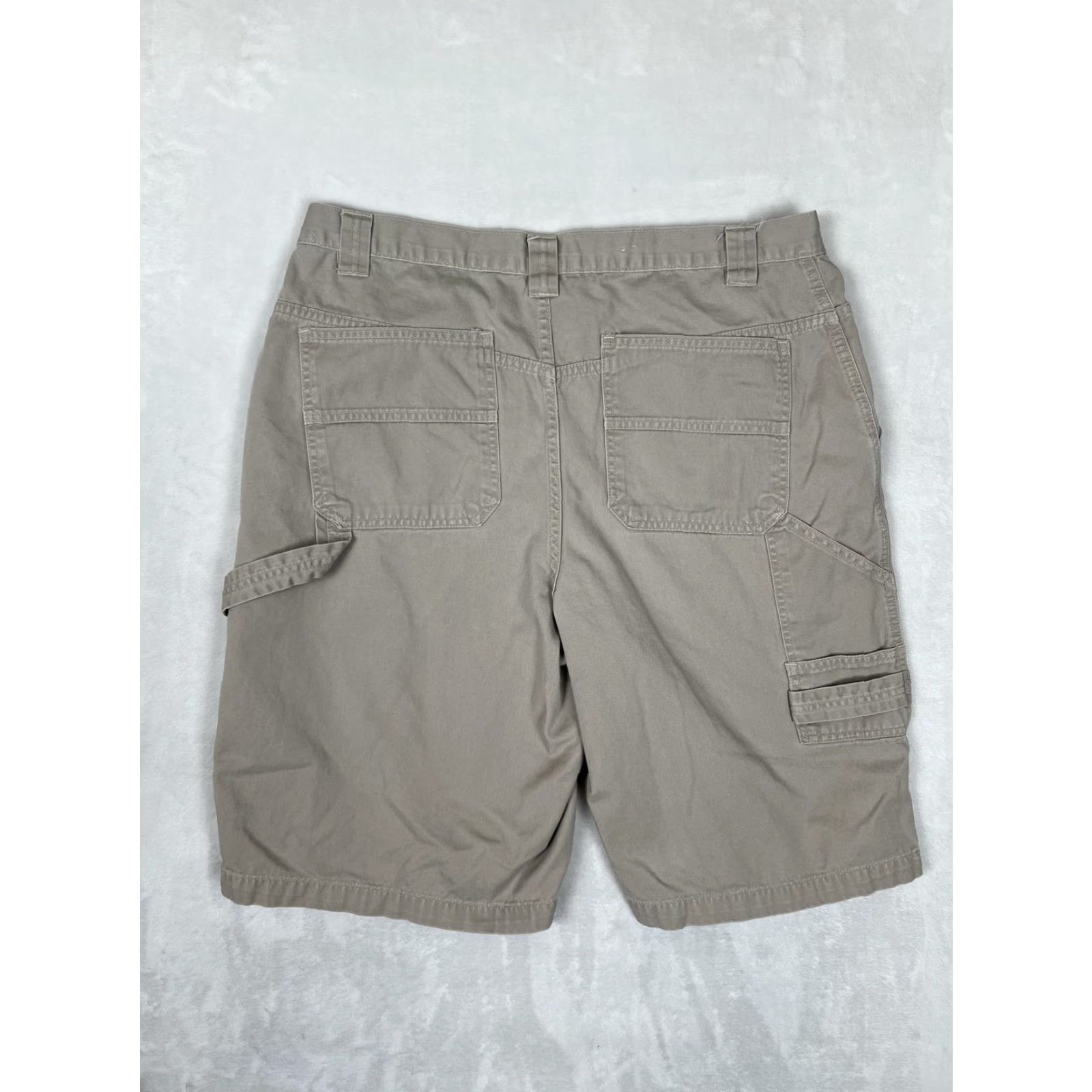 Vintage VINTAGE Utility Cargo Shorts Mens 36 Beige Cotton Cargo Shorts Utility Men Beige 36 Casual Workwear Pockets 11in Inseam Flat Front Knee-High? (No) Size US 36 / EU 52 - 5 Thumbnail