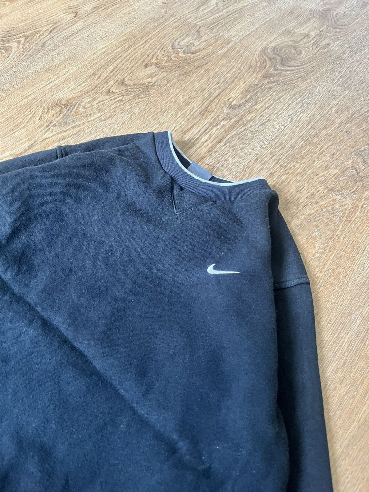 Nike Vintage Nike Sweatshirt Crewneck Y2K small swoosh boxy Size US S / EU 44-46 / 1 - 2 Thumbnail