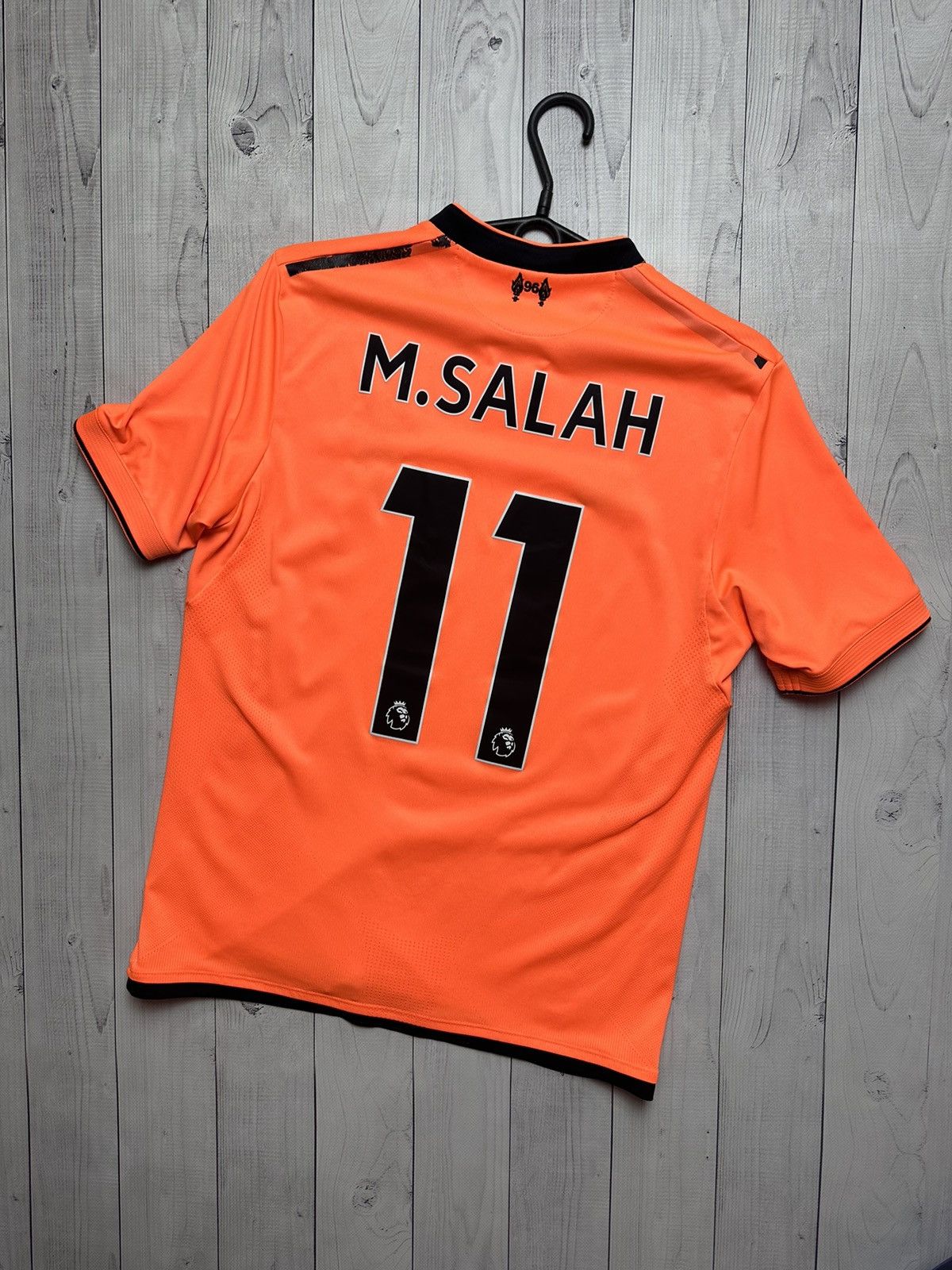 Vintage Liverpool 11 Salah soccer jersey size S rare