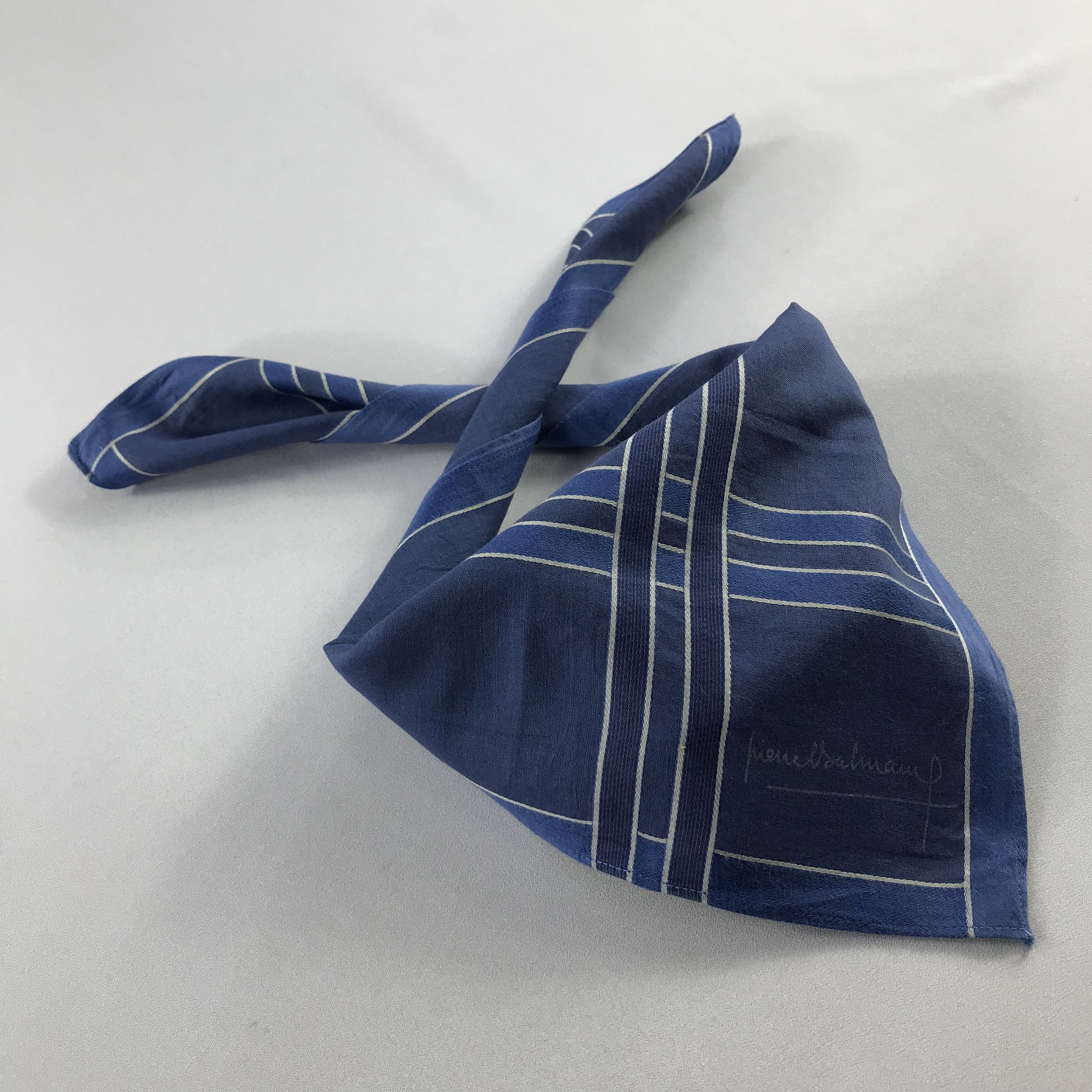 Pierre Balmain Pierre Balmain Handkerchief / Bandana / Neckerchief C812 Size ONE SIZE - 2 Thumbnail