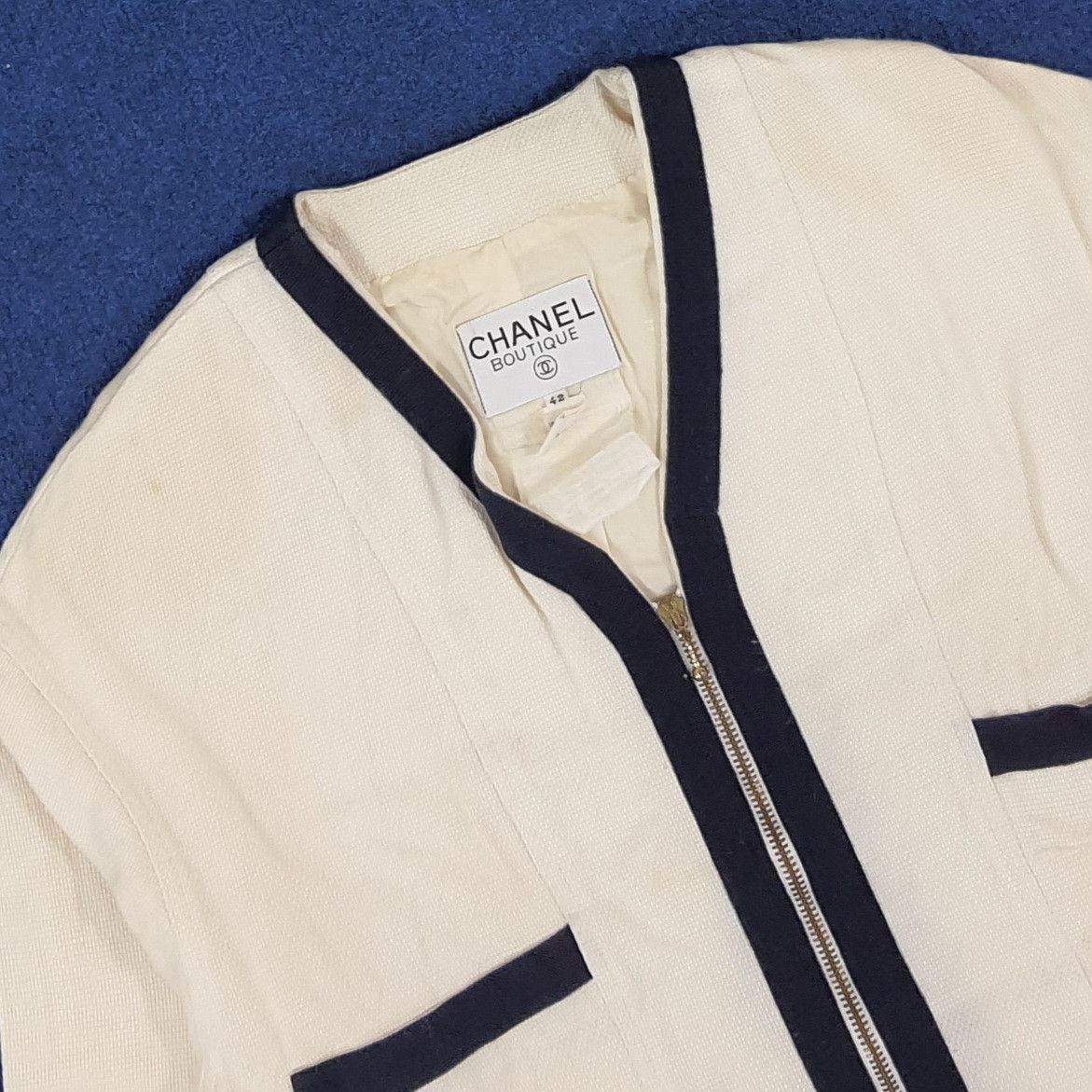 Vintage 80’s Chanel Ivory/Black Tweed Zipper Made In France Jacket Size S / US 4 / IT 40 - 2 Thumbnail