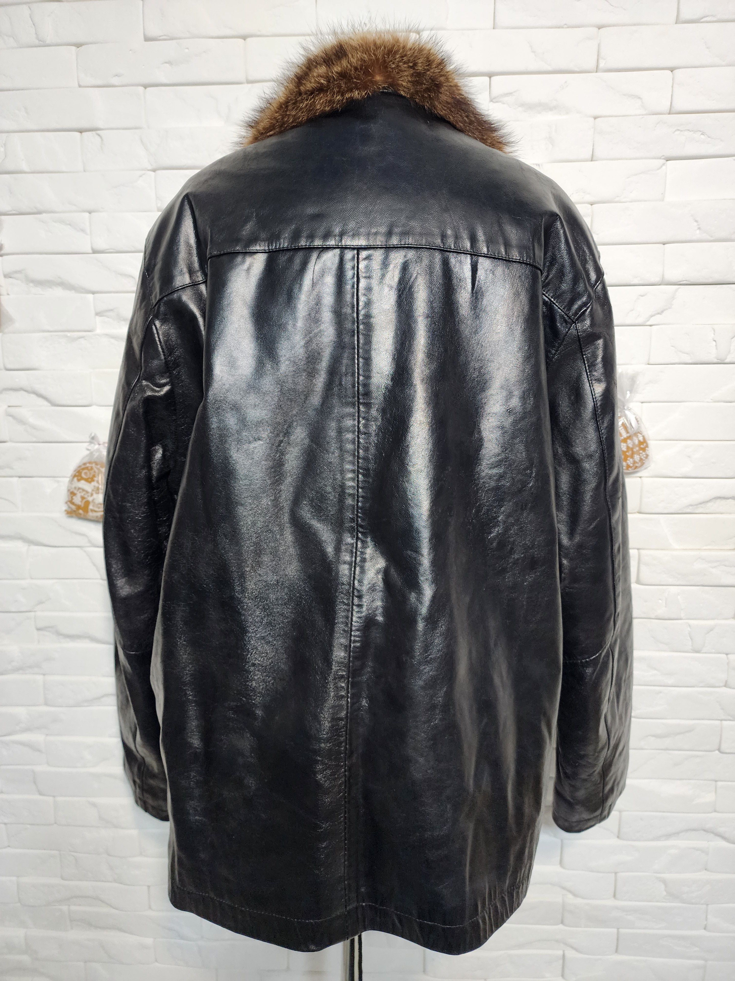 Uniqlo Men's Black Leather Fur Jacket: Genuine Fur, Metal Zipper Size US L / EU 52-54 / 3 - 4 Thumbnail