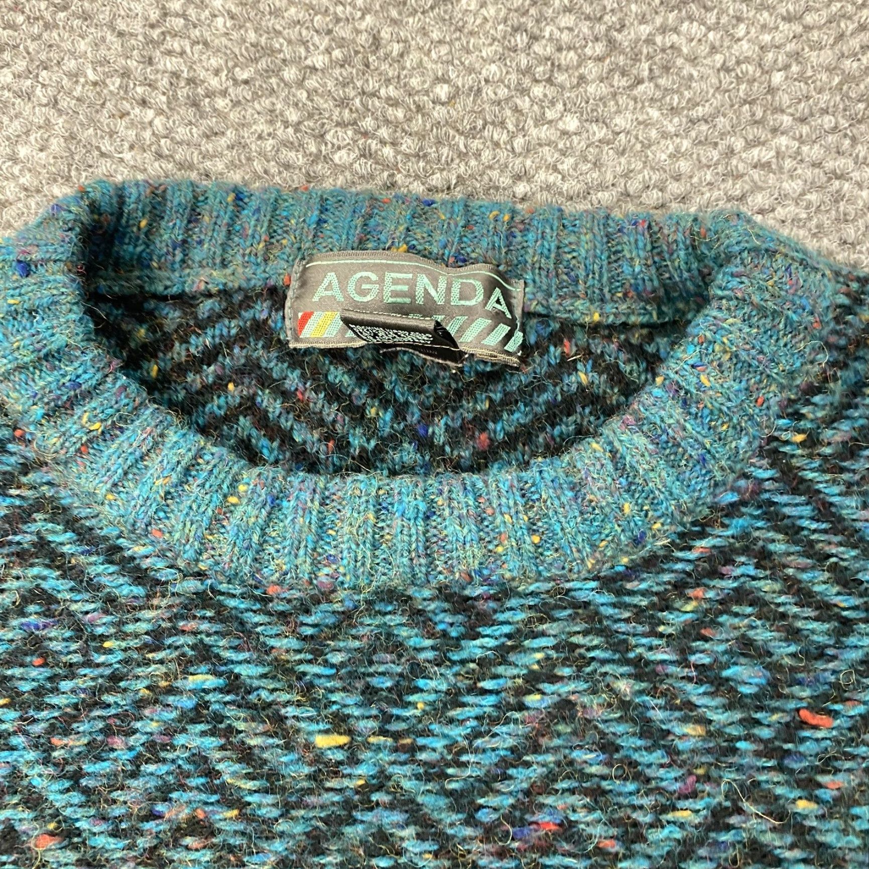 Vintage VINTAGE Agenda Sweater Men Medium Blue Teal Geometric Crew Neck Wool Knit 90s Mens Size US M / EU 48-50 / 2 - 2 Thumbnail