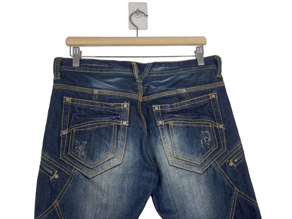 Japanese Brand JAPANASE HIDEAWAY NICOLE RIPPED JEANS FLARE DENIM Size US 32 / EU 48 - 14 Thumbnail