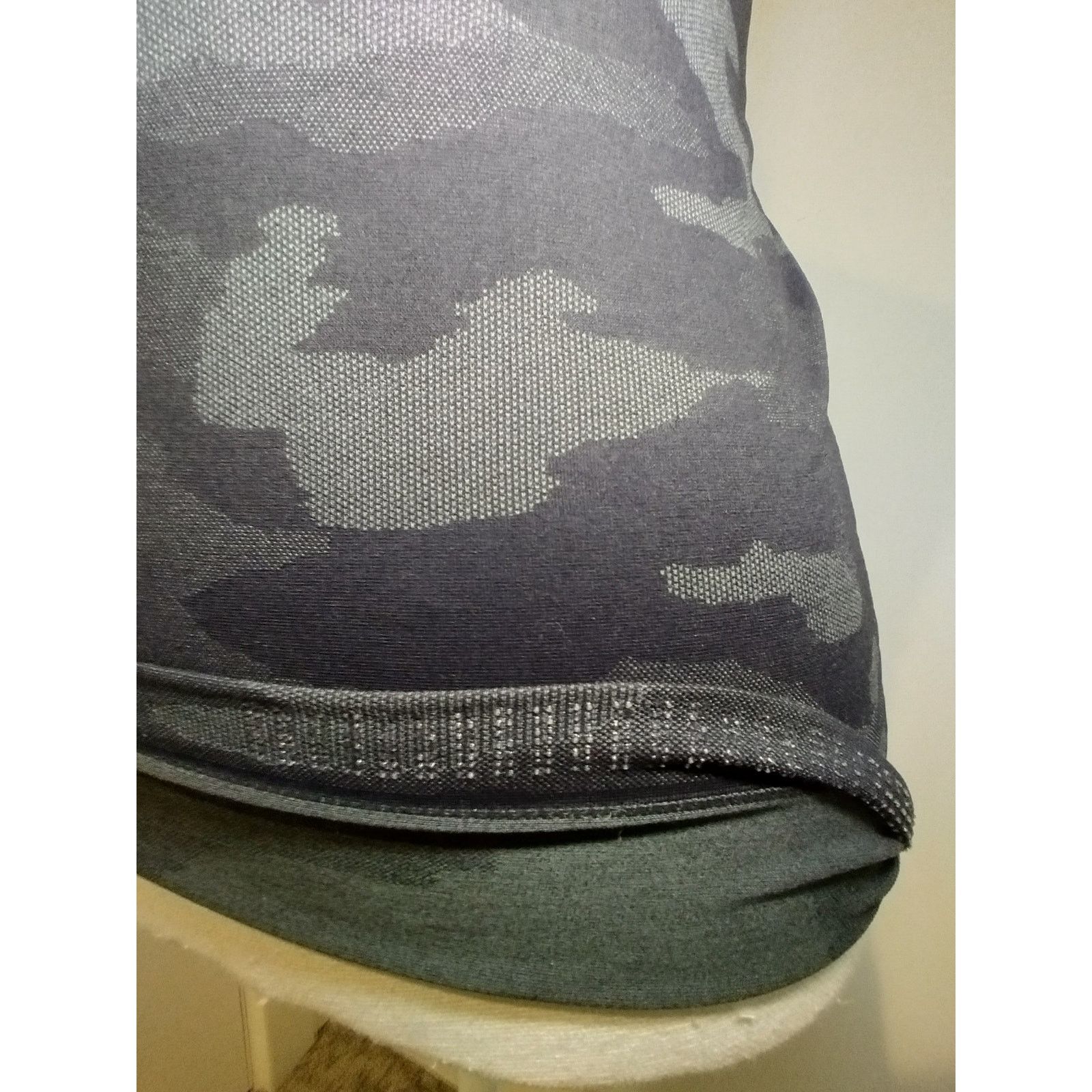 Athleta Athleta Women Momentum Tank Top Camouflage Racerback Size XS Size XS / US 0-2 / IT 36-38 - 8 Thumbnail