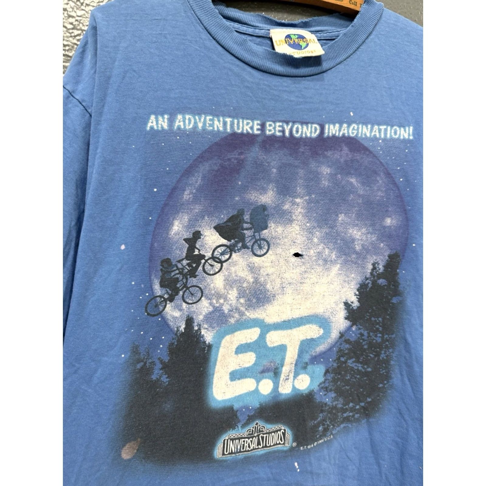 Vintage VINTAGE Universal Studios ET Blue Cotton Men's Shirt Size L 90s Size US L / EU 52-54 / 3 - 5 Thumbnail