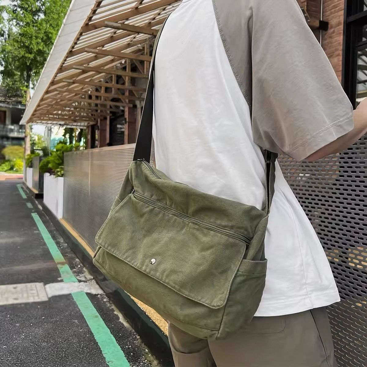 Japanese Brand Crossbody Bag Size ONE SIZE - 2 Thumbnail