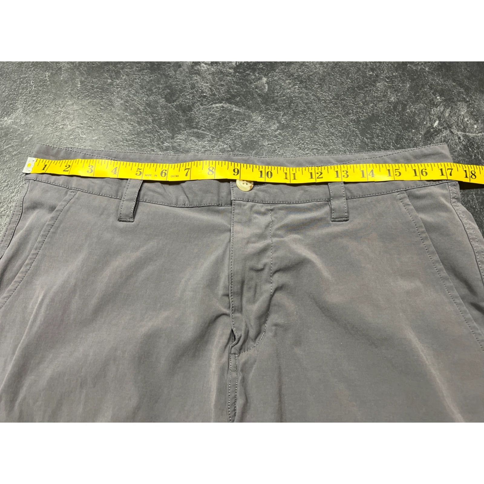 Southern Tide Southern Tide Shorts Mens 34 Gray Chino Casual Nylon Spandex Flat Front Pockets Stretch 8in Inseam Regular Microfiber Size US 34 / EU 50 - 4 Thumbnail