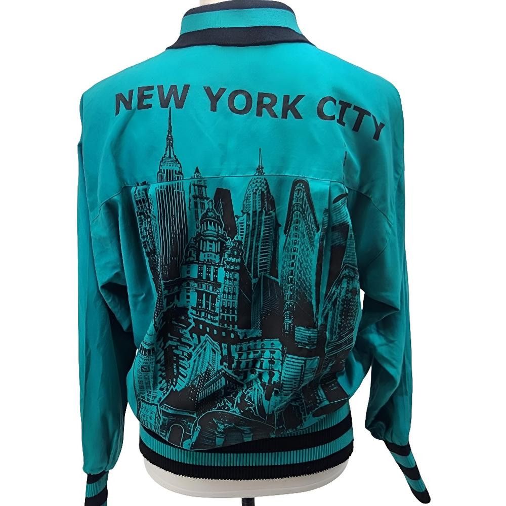 Liz Claiborne. Vintage top w/ NYC Graphic on back. Size: 6