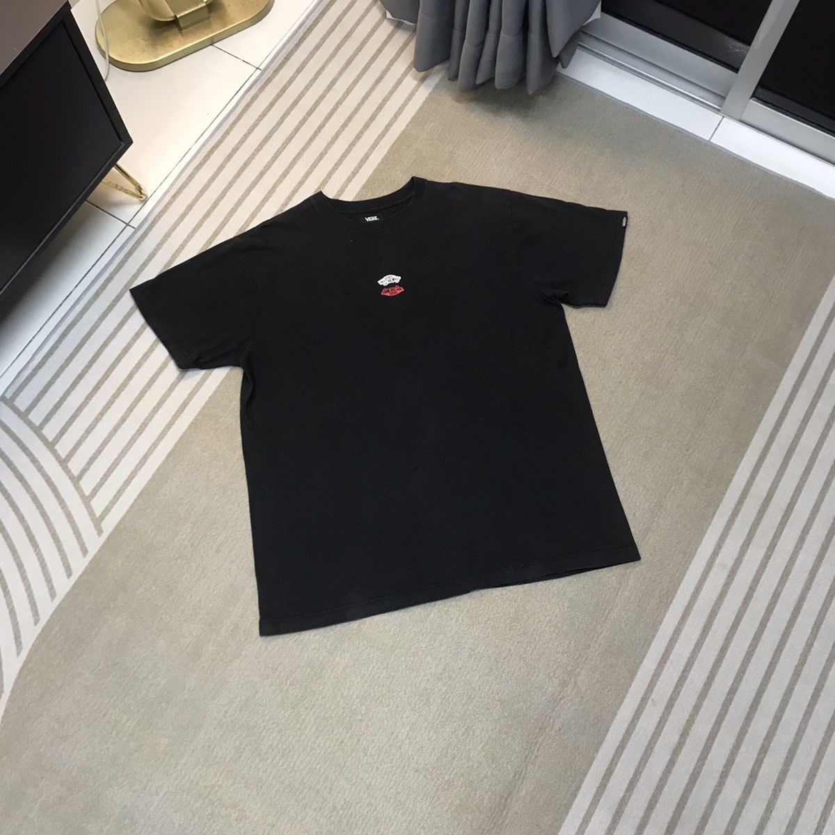 Vans VANS SMALL LOGOS CENTER RARE TEE Size US L / EU 52-54 / 3 - 1 Thumbnail