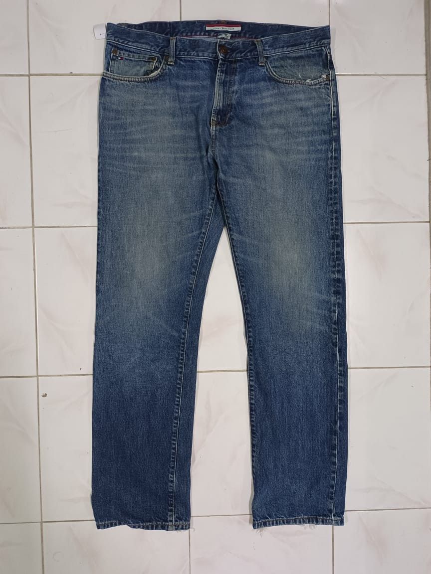 Tommy Hilfiger × Vintage Distressed Tommy Hilfiger Classic Jeans Straight Denim Pants Size US 39 - 1 Thumbnail