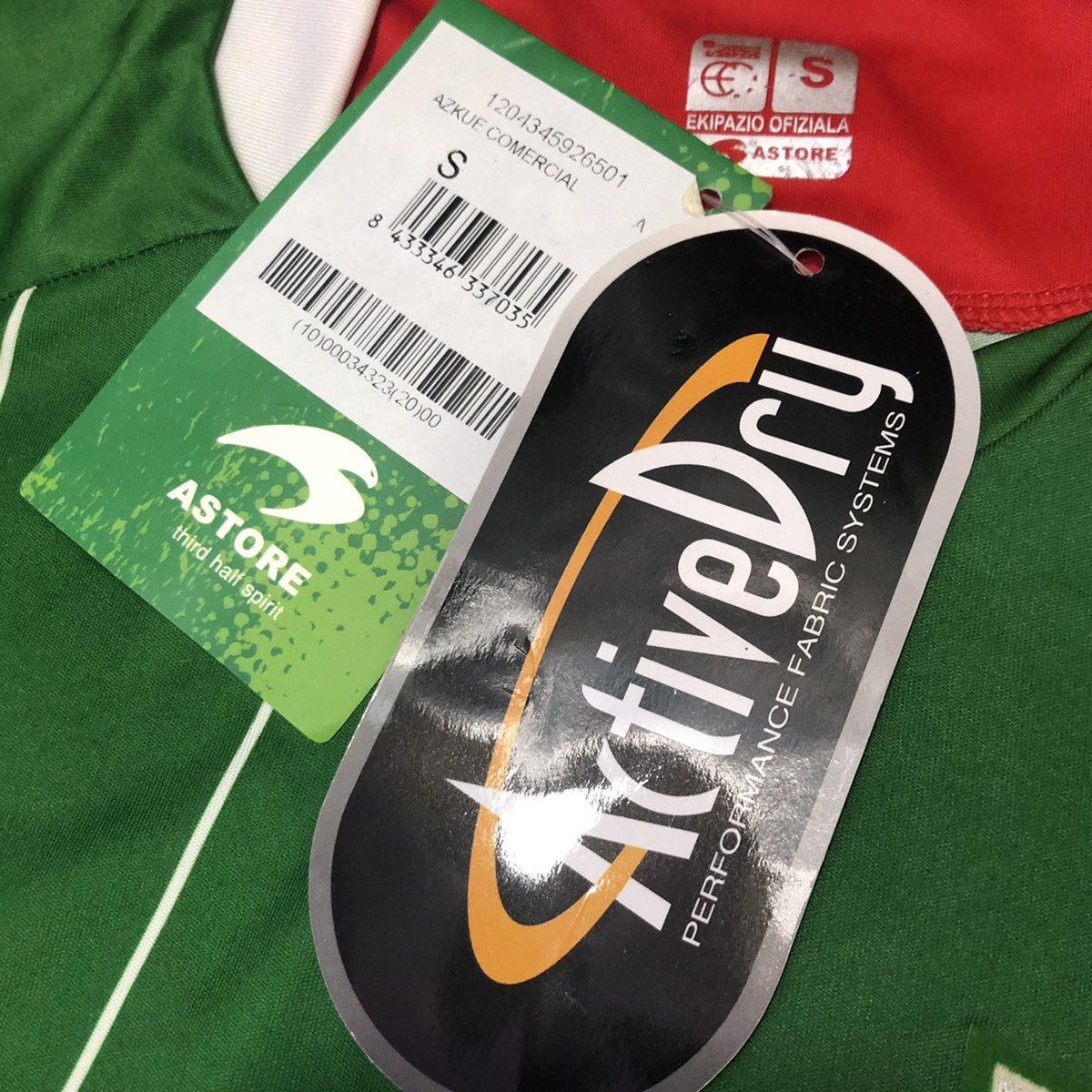 Other Basque Euskal futbol selekzioa 11/12 home shirt(Bnwt) Size US S / EU 44-46 / 1 - 7 Thumbnail