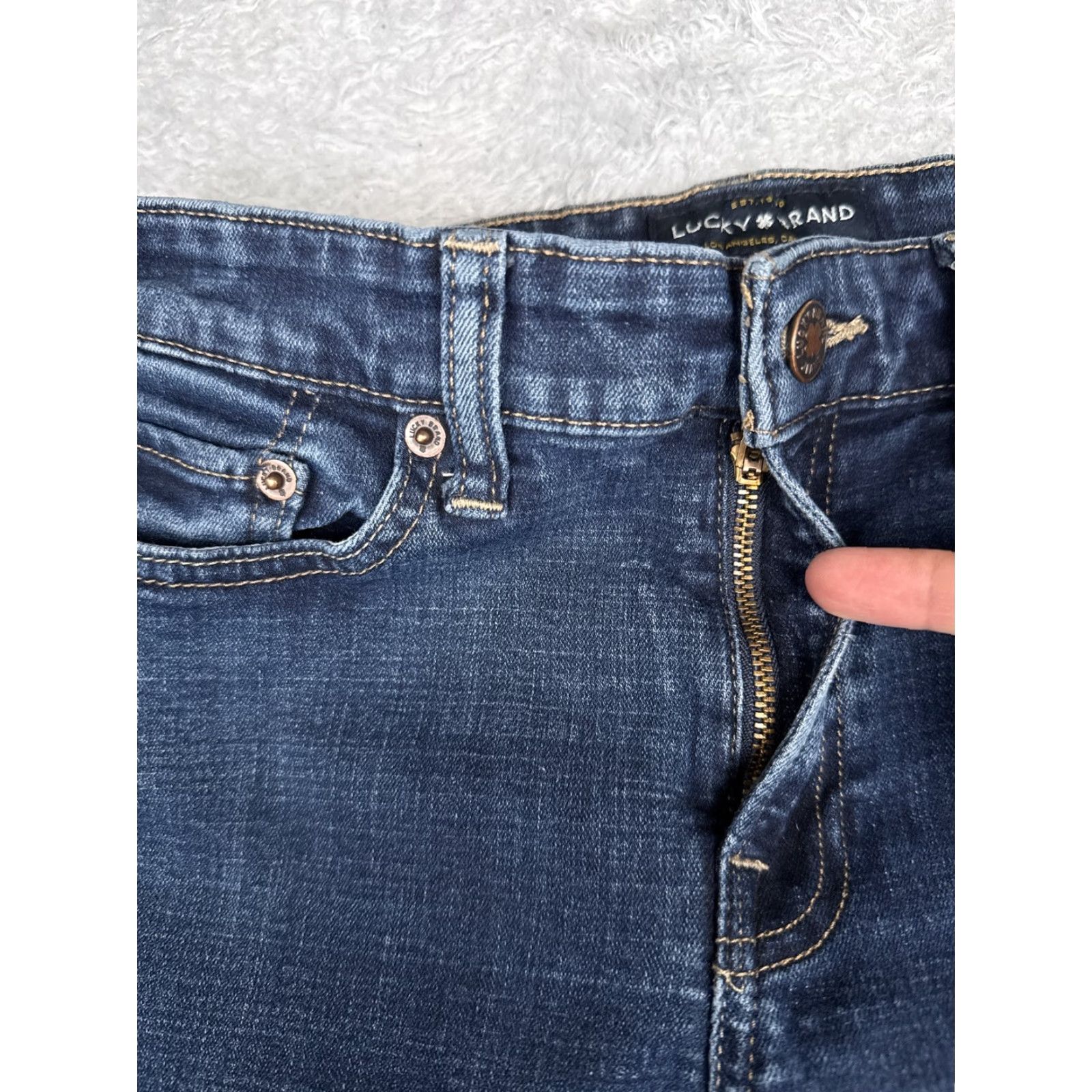 Lucky Brand Lucky Brand Sweet Straight Jeans Womens 8/29 Blue Wash Mid Rise Stretch 28x31 Jeans Mens? Size 30" / US 8 / IT 44 - 5 Thumbnail