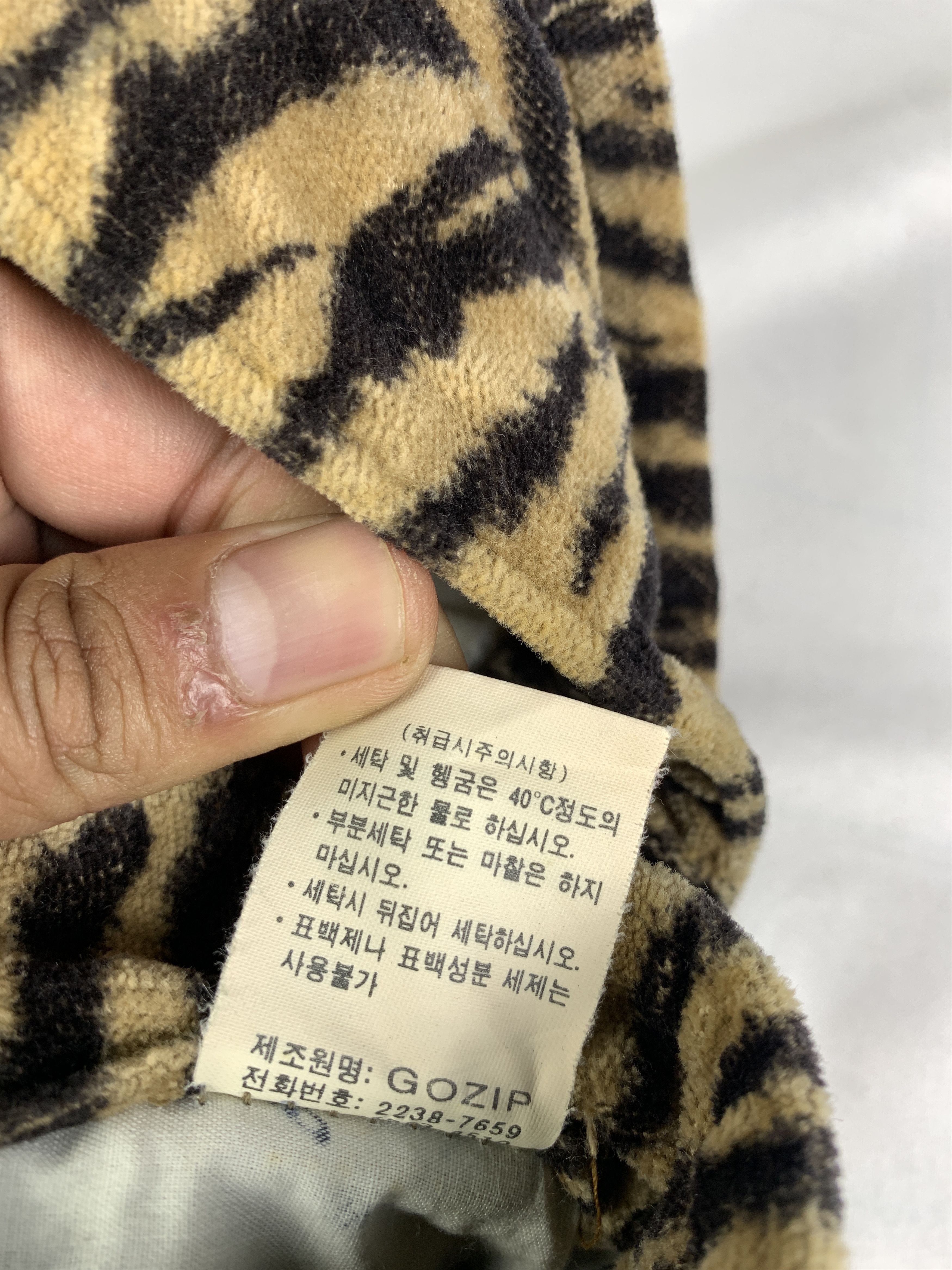 Japanese Brand Gozip Tiger Camo Bootcut Velvet Lowrise Pants (28) Size 28" / US 6 / IT 42 - 11 Thumbnail