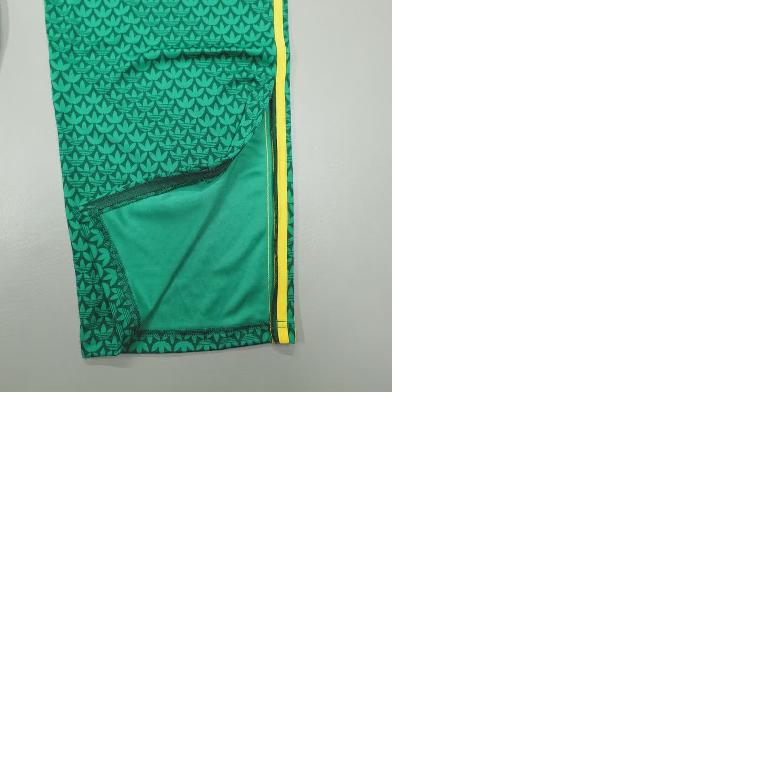 Adidas Adidas Originals Loose Fit Monogram Track Pants Men’s XL Green KD0396 Track Pants Size US 36 / EU 52 - 9 Thumbnail