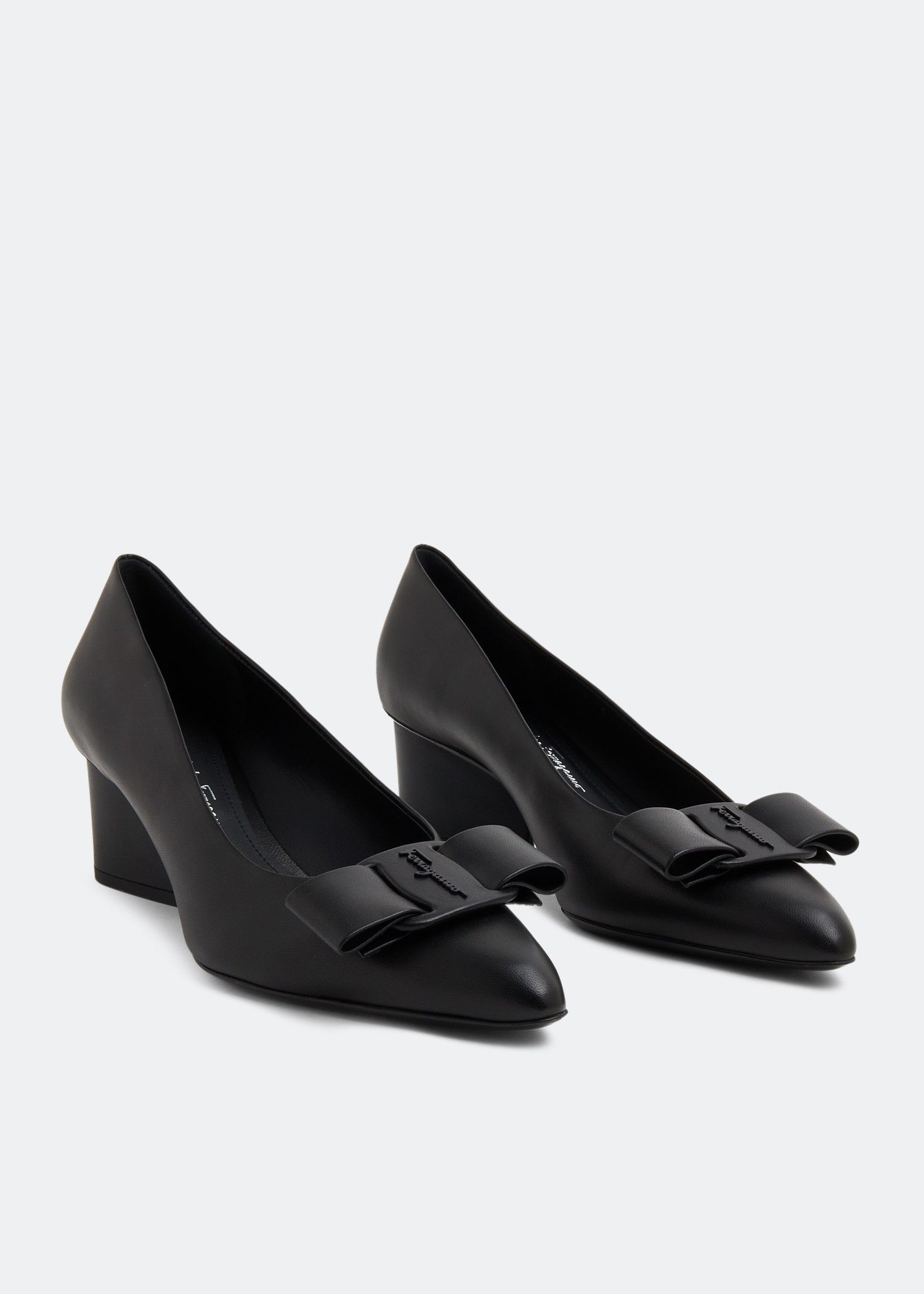 Salvatore Ferragamo o1s1rm0924 Viva Pumps in Black Size US 9.5 / IT 39.5 - 4 Thumbnail