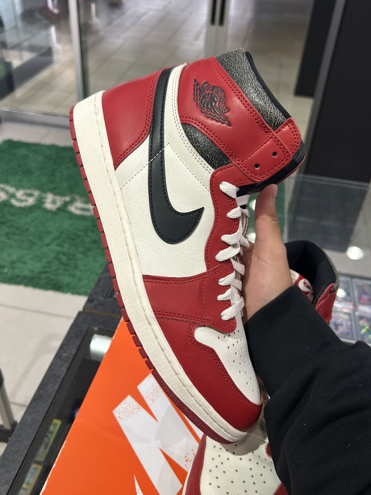 Jordan Brand Jordan 1 lost and found Size US 13 / EU 46 - 5 Thumbnail