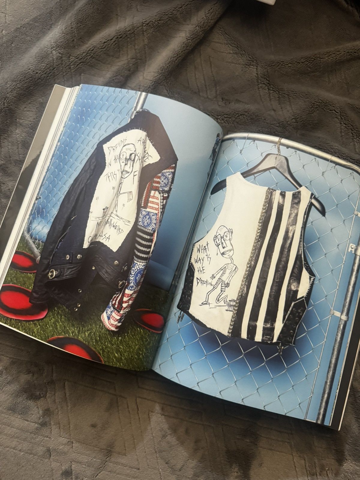 「CHROME HEARTS MAGAZINE Series.2 vol.7」 Chrome hearts magazine series 2 volume 1-7 box set