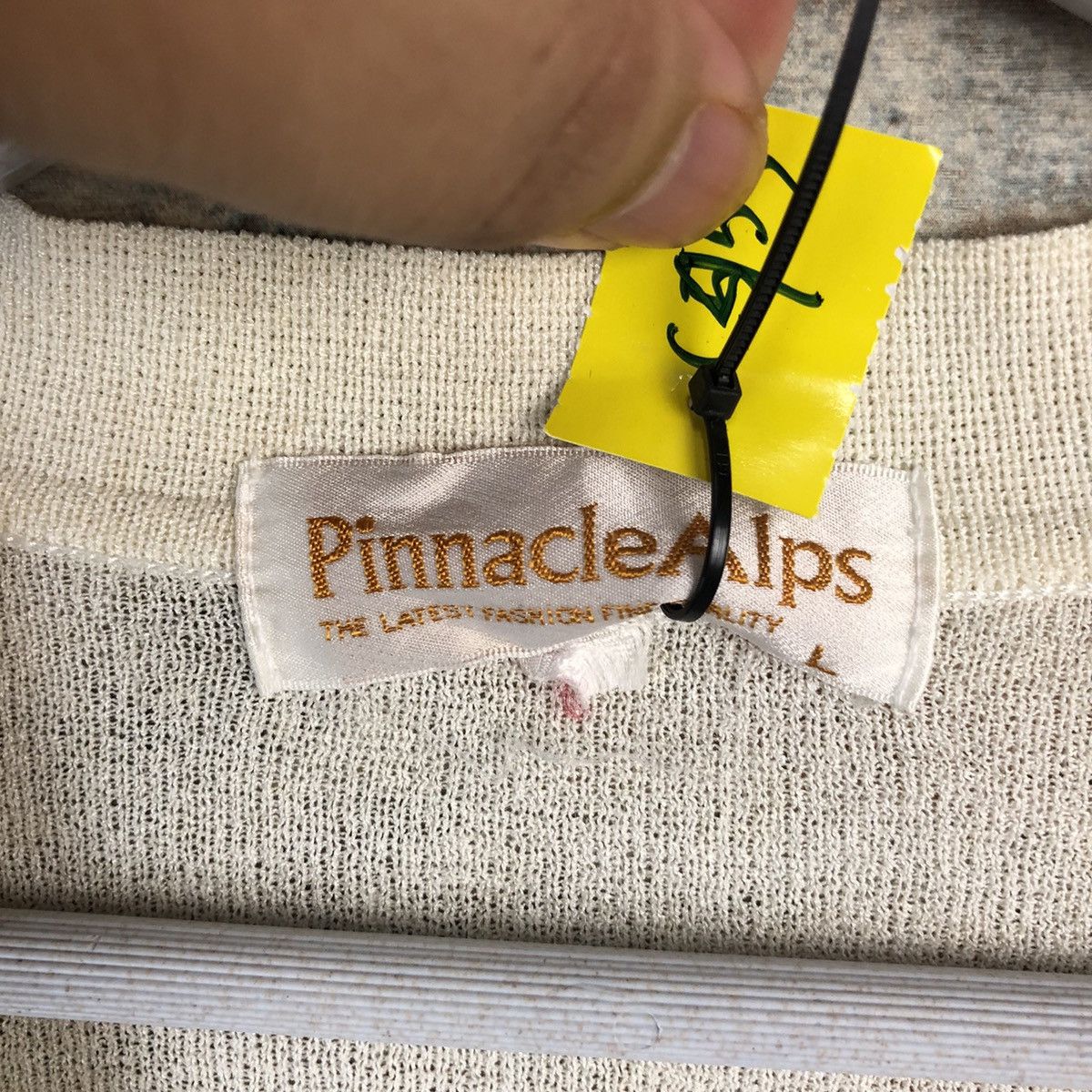 Homespun Knitwear × Japanese Brand DLL Pinnacle Alps vintage White Cardigan Knitwear #C455 Size US L / EU 52-54 / 3 - 9 Thumbnail