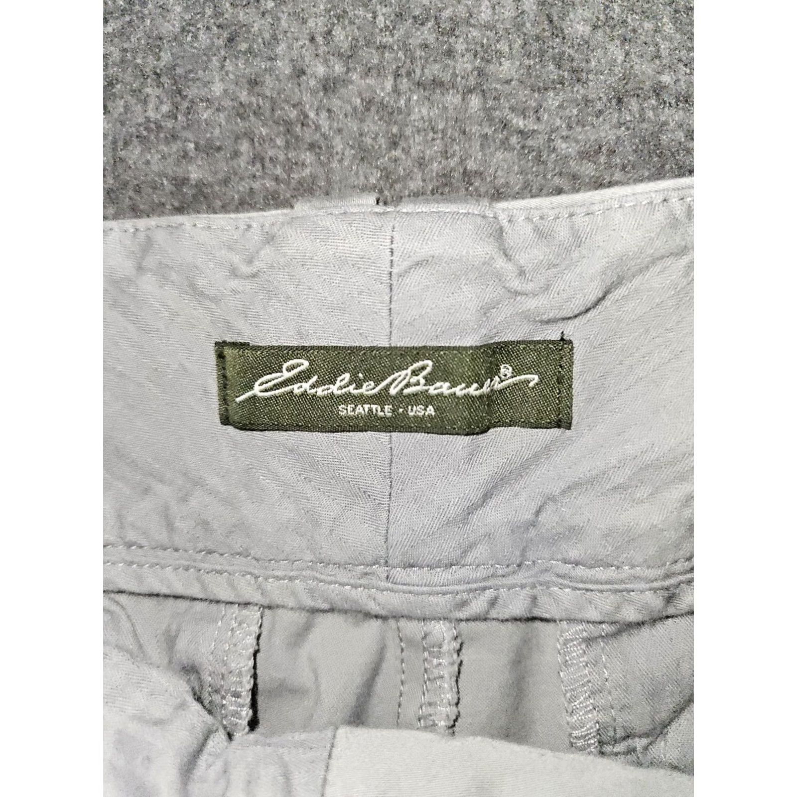 Eddie Bauer Eddie Bauer Chino Capri Pants Women's 6 Gray Low Rise Cuffed Casual Pants Womens Size 28" / US 6 / IT 42 - 2 Thumbnail