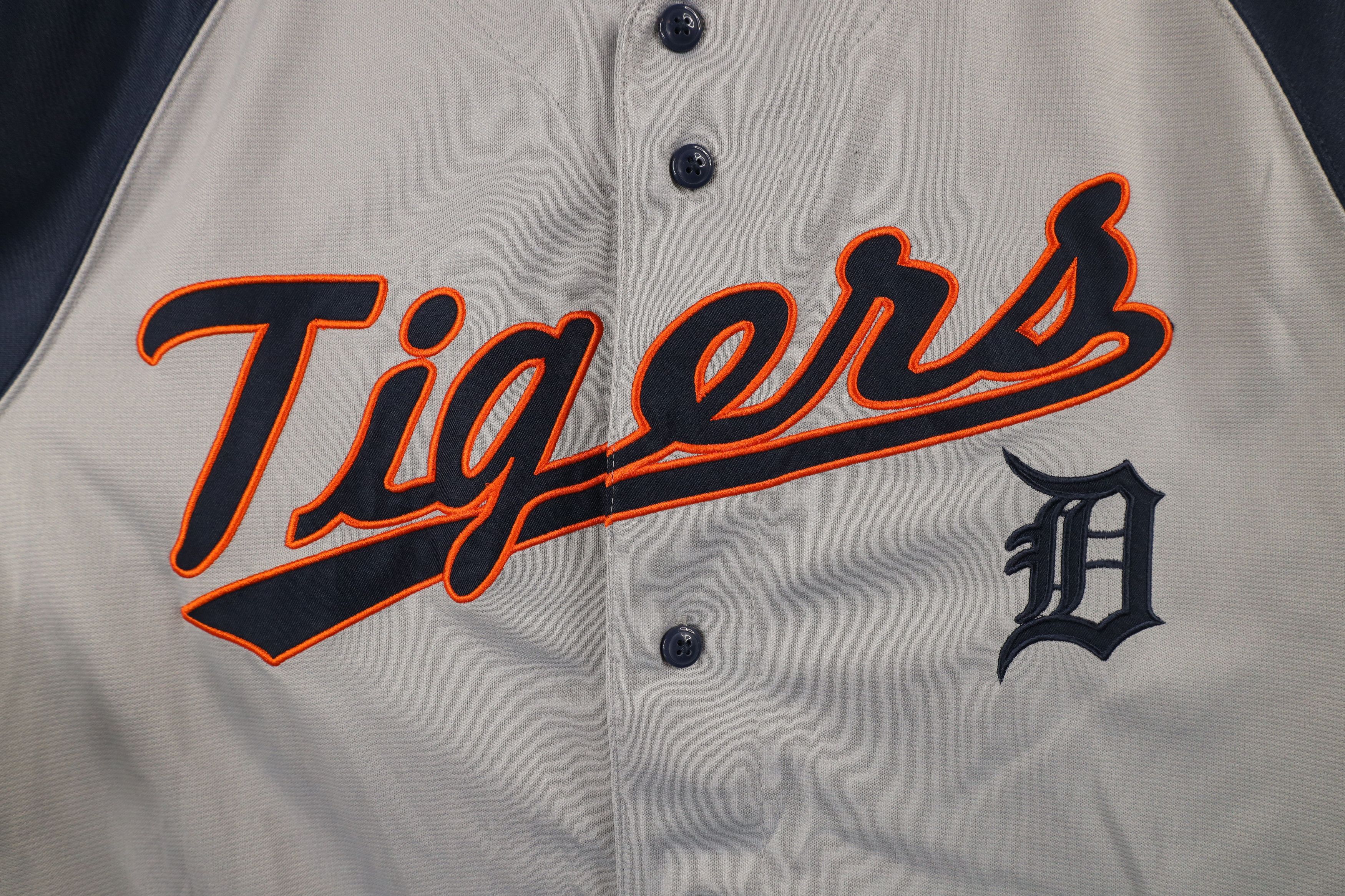 Vintage Vintage Old English D Detroit Tigers Baseball Jersey Gray Size US L / EU 52-54 / 3 - 5 Thumbnail