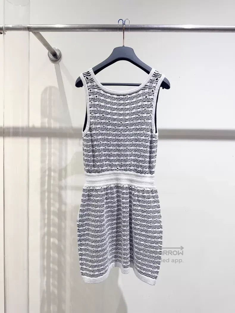 Chanel Chanel 25P knitted dress Size XS / US 0-2 / IT 36-38 - 4 Thumbnail
