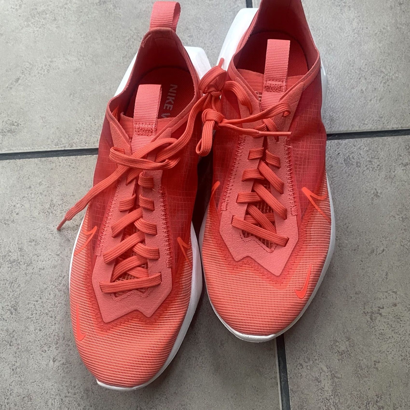 Nike Nike Vista Lite Sneaker Womens 7.5 Red Textile Athletic Magic Ember Size US 8 / IT 38 - 5 Thumbnail