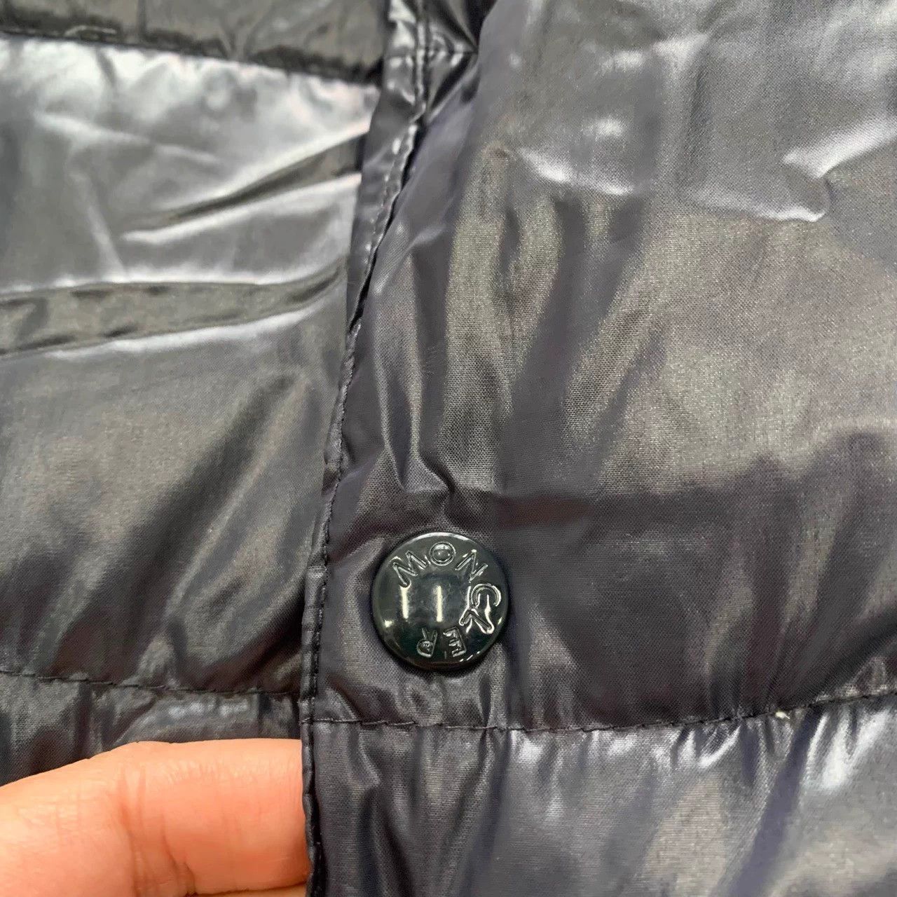 Moncler Moncler Tib navy blue logo down vest size 2 Size US M / EU 48-50 / 2 - 8 Thumbnail