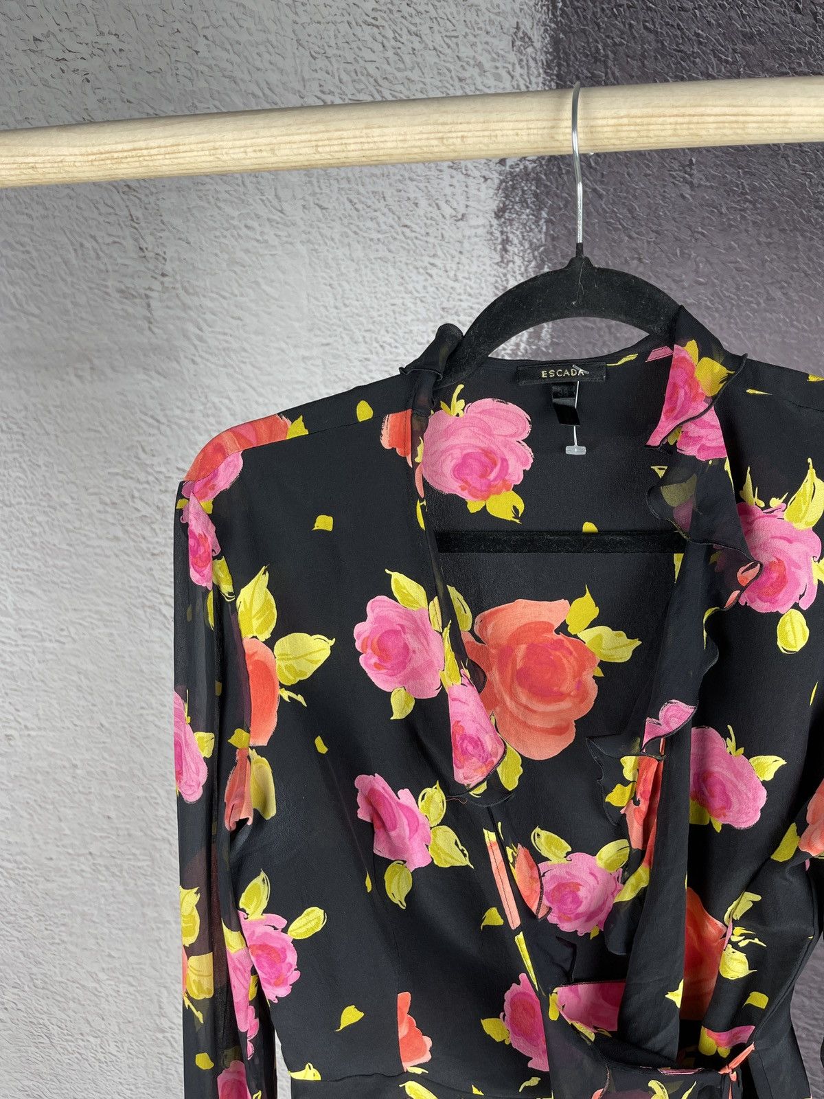 Escada Escada 100% Silk flower floral pattern top blouse Size XS / US 0-2 / IT 36-38 - 3 Thumbnail