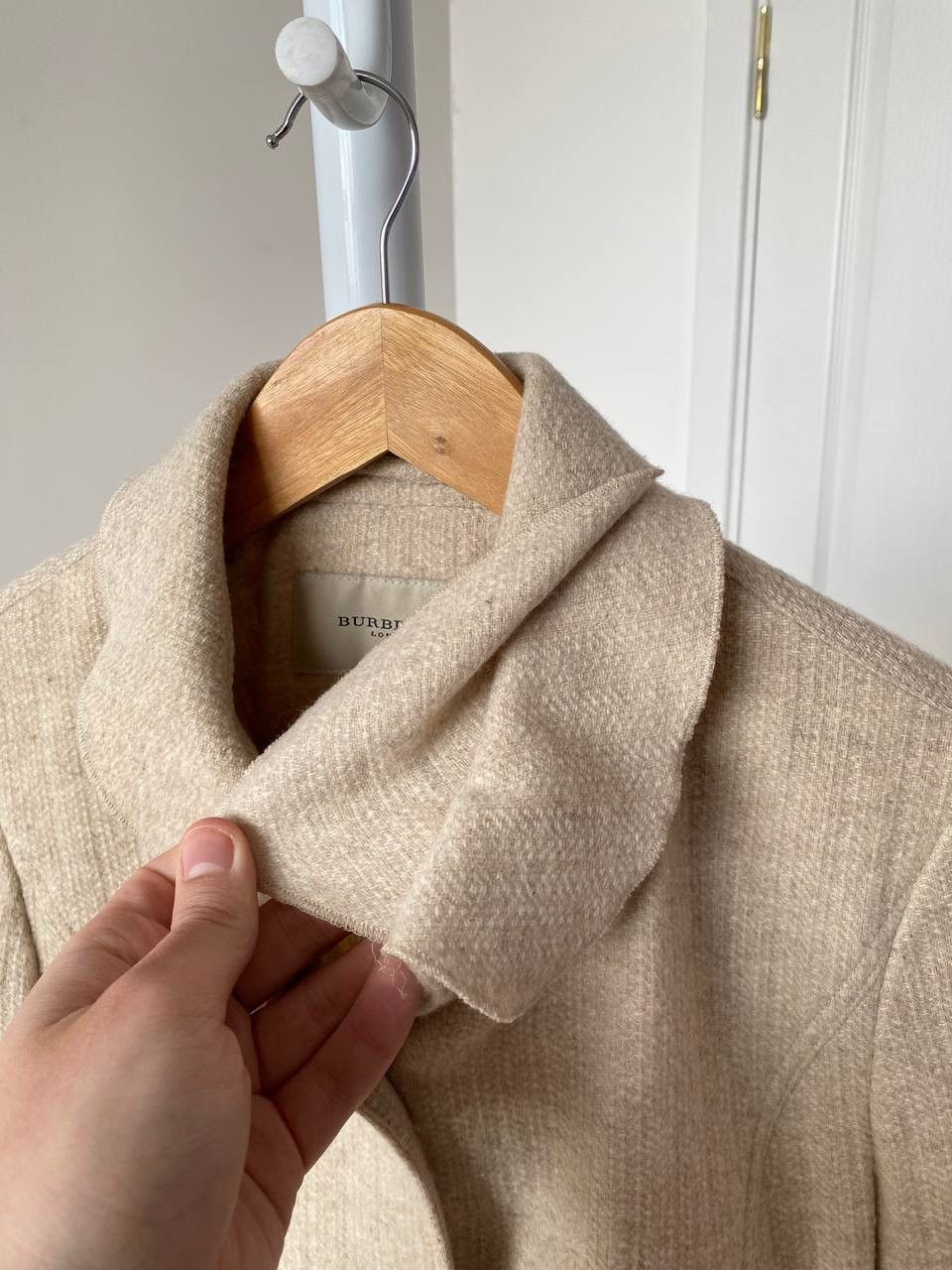 Burberry Burberry Wool & Cashmere Beige Women Blazer Size S Slim Fit Size S / US 4 / IT 40 - 4 Thumbnail