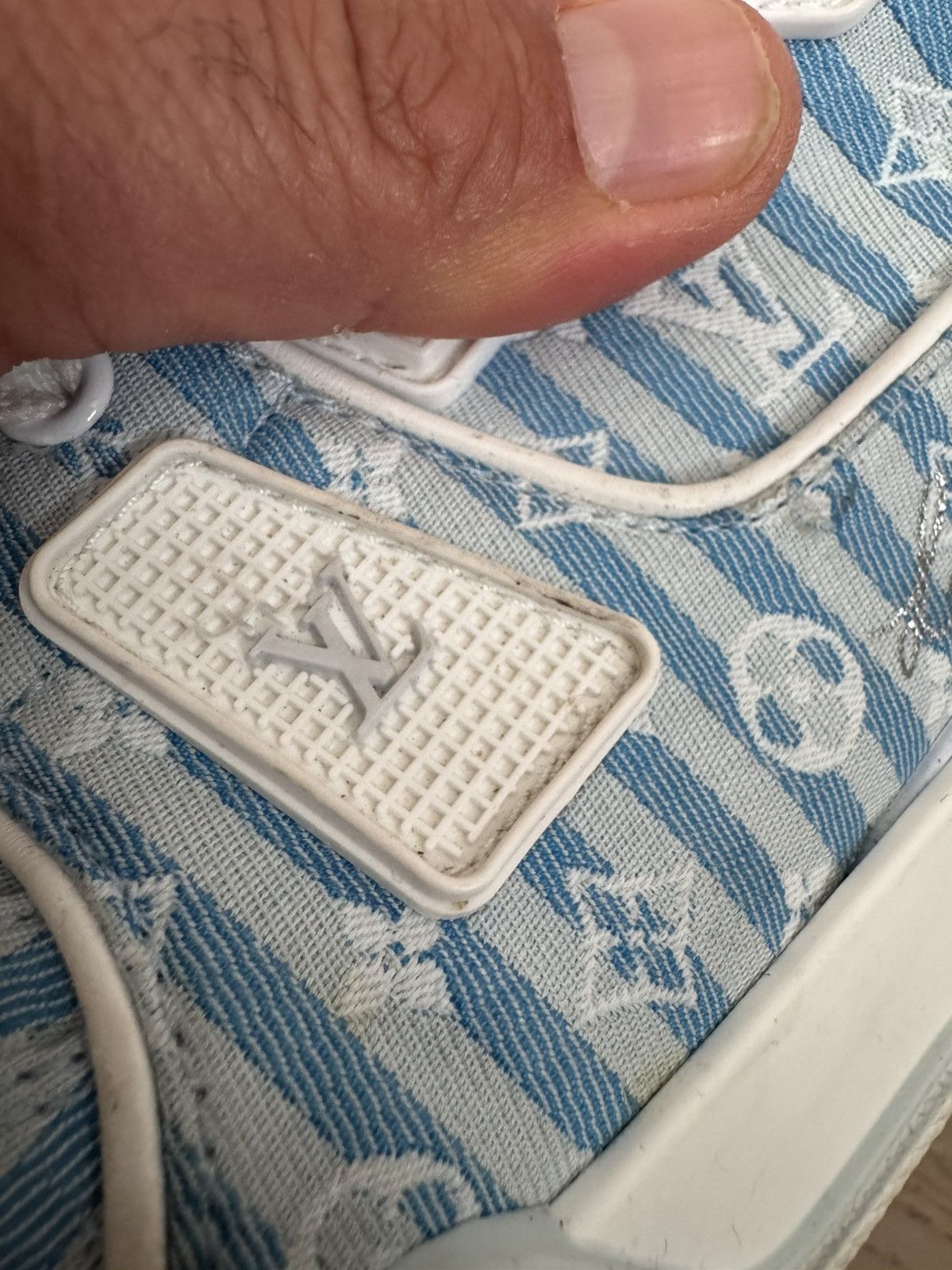 Louis Vuitton LOUIS VUITTON men sneakers MARKED SIZE UK 7 know your LV fit Size US 8.5 / EU 41-42 - 13 Thumbnail