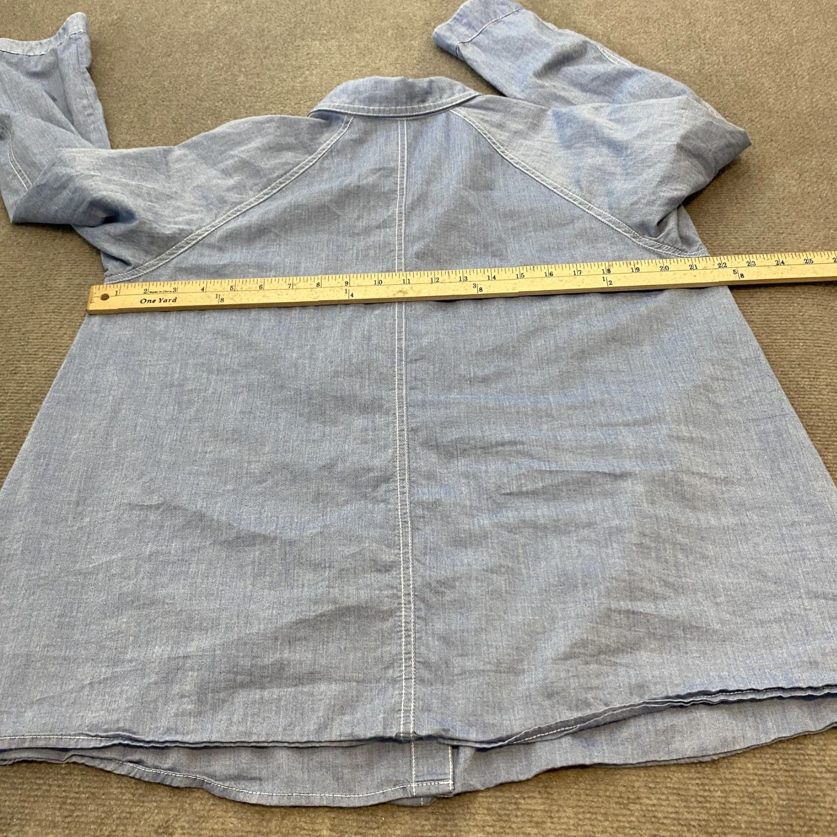 J.McLaughlin J.McLaughlin Shirt Womens Large Blue Chambray Button-Down Long Sleeve Raglan Size L / US 10 / IT 46 - 7 Thumbnail