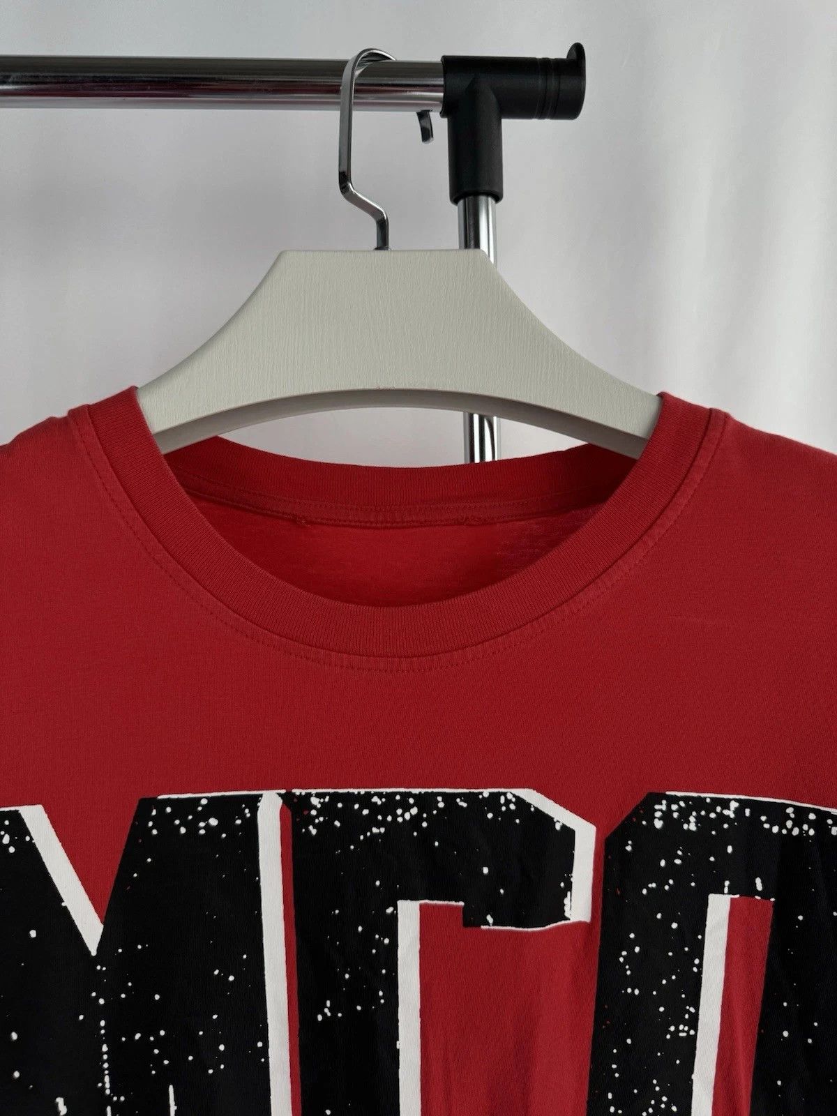 Alexander McQueen Authentic MCQ Alexander McQueen Red Graphic T-Shirt Stre Size US L / EU 52-54 / 3 - 4 Thumbnail