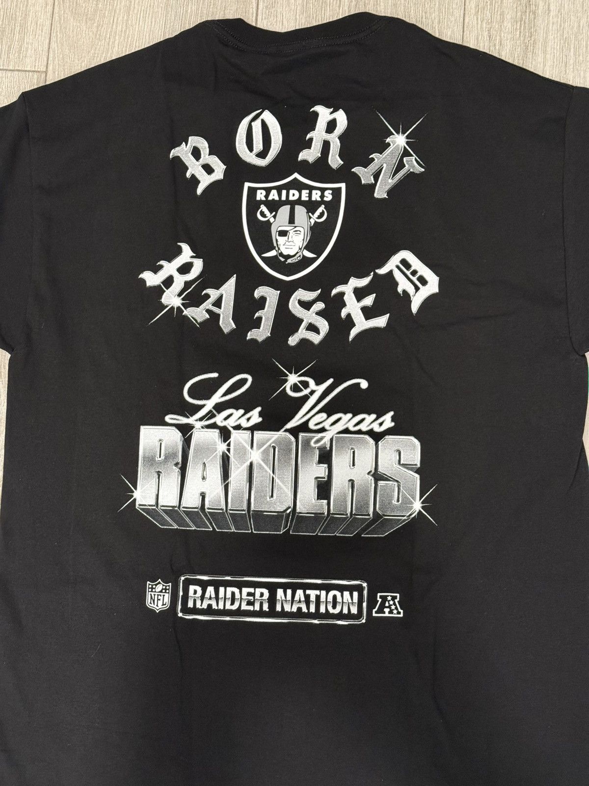 Born X Raised × NFL BORN X RAISED Las Vegas Raiders Chrome Rocker Tee Sz L Large Size US L / EU 52-54 / 3 - 6 Thumbnail